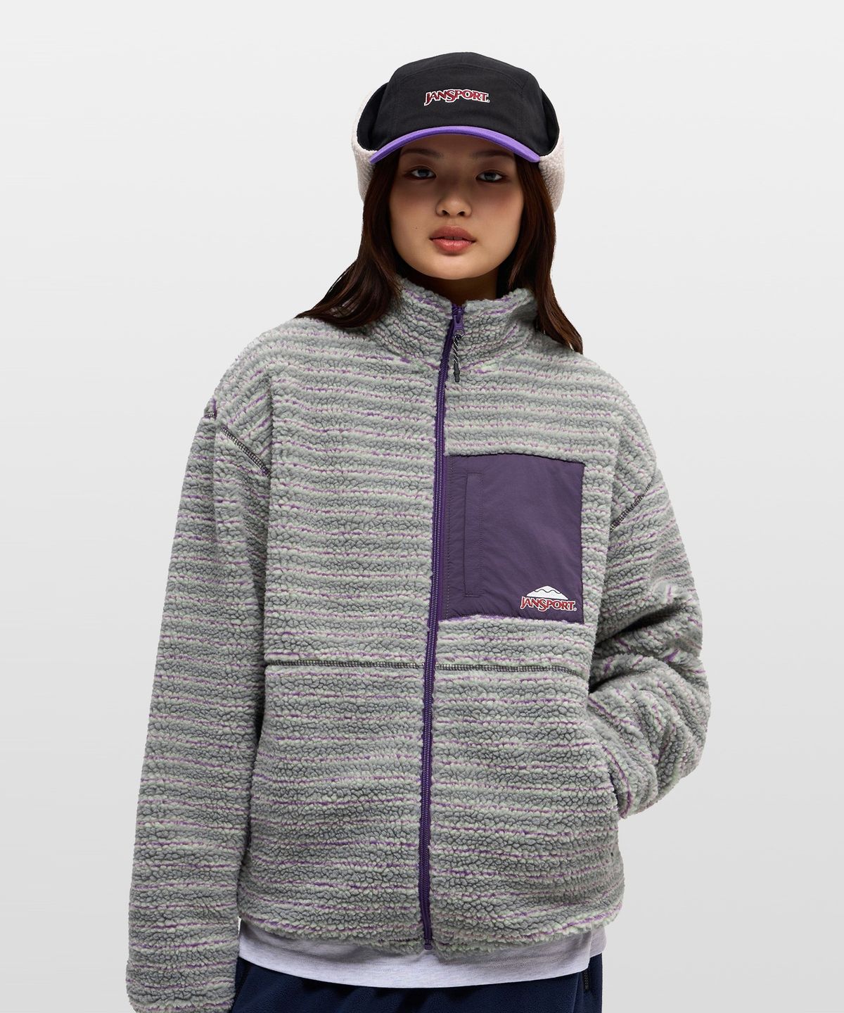 잔스포츠(JANSPORT) 로고 패턴 플리스 자켓 GREY