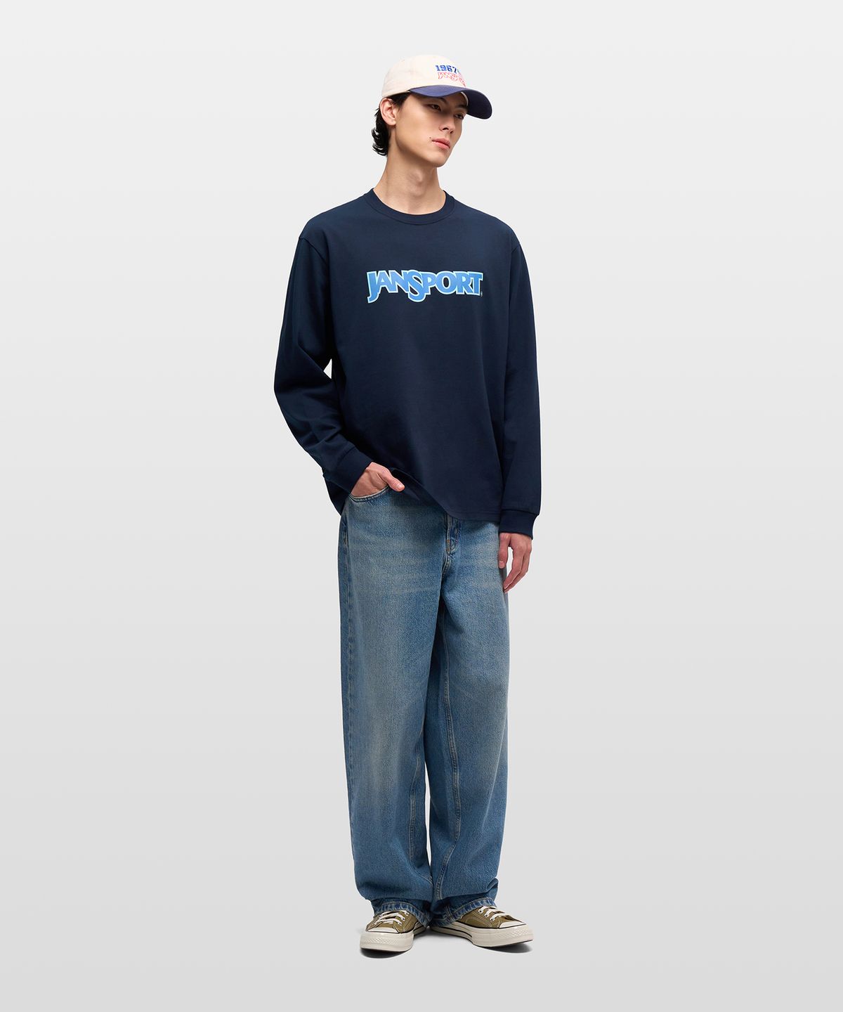 잔스포츠(JANSPORT) 베이직 로고 롱슬리브 NAVY