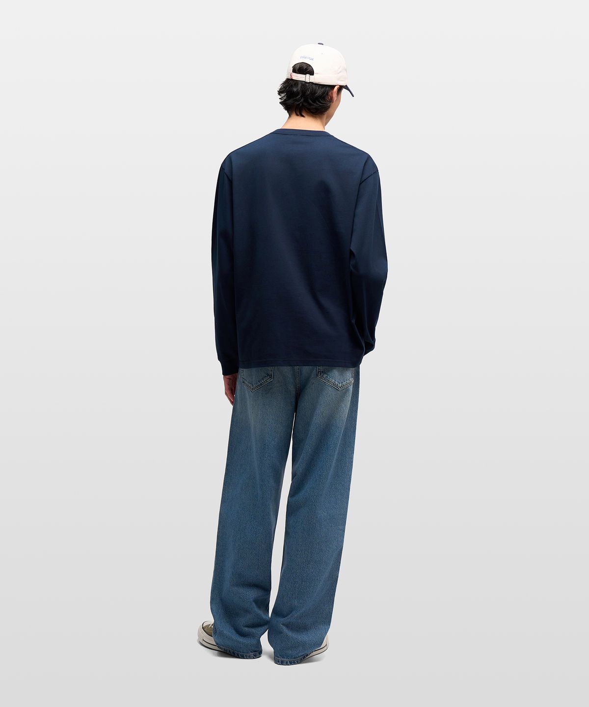 잔스포츠(JANSPORT) 베이직 로고 롱슬리브 NAVY