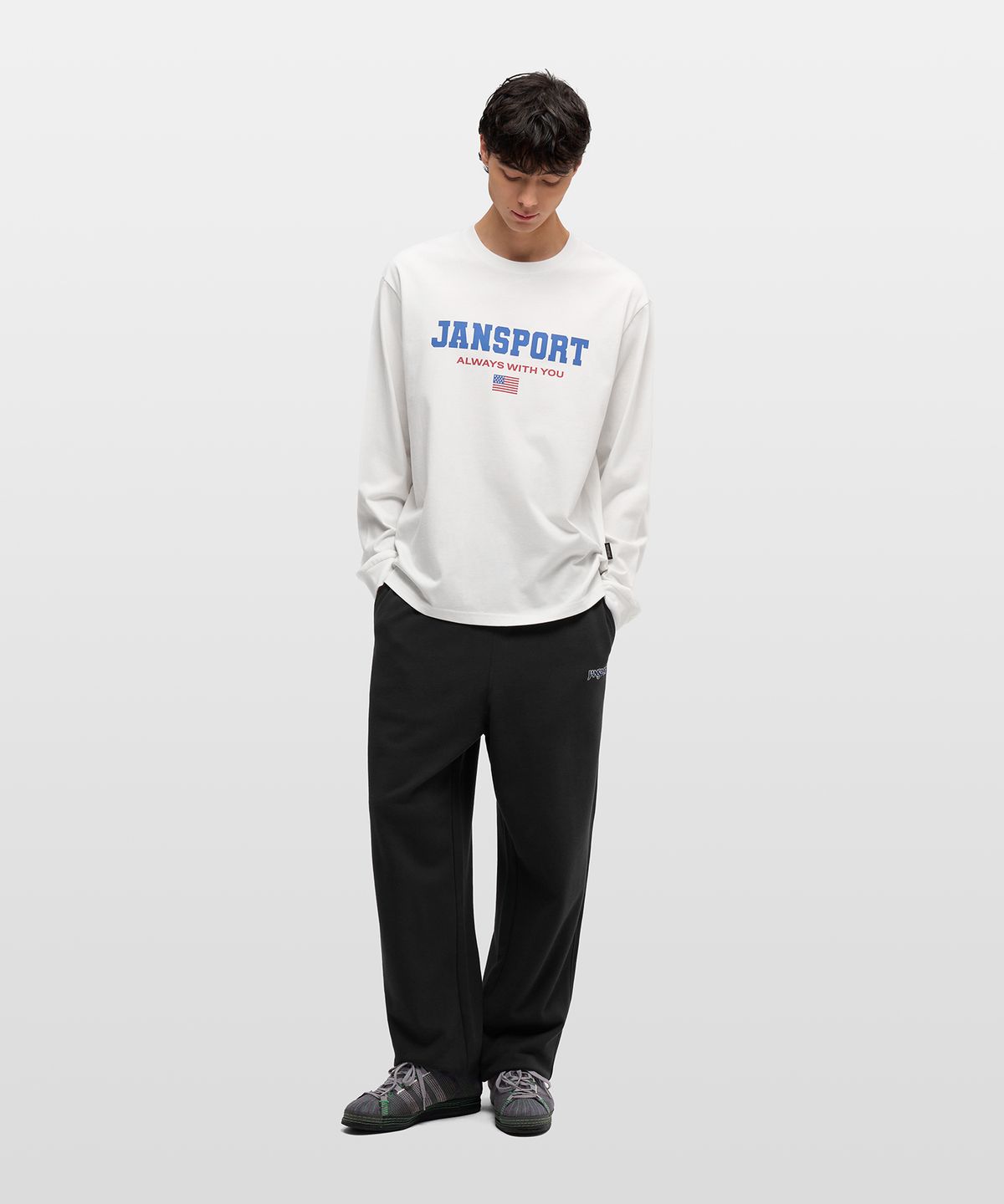 잔스포츠(JANSPORT) 그래픽 로고 롱슬리브 WHITE