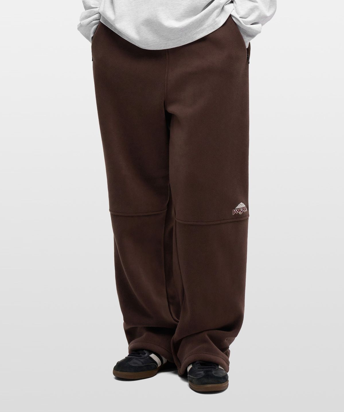 잔스포츠(JANSPORT) 로고 플리스 팬츠 BROWN
