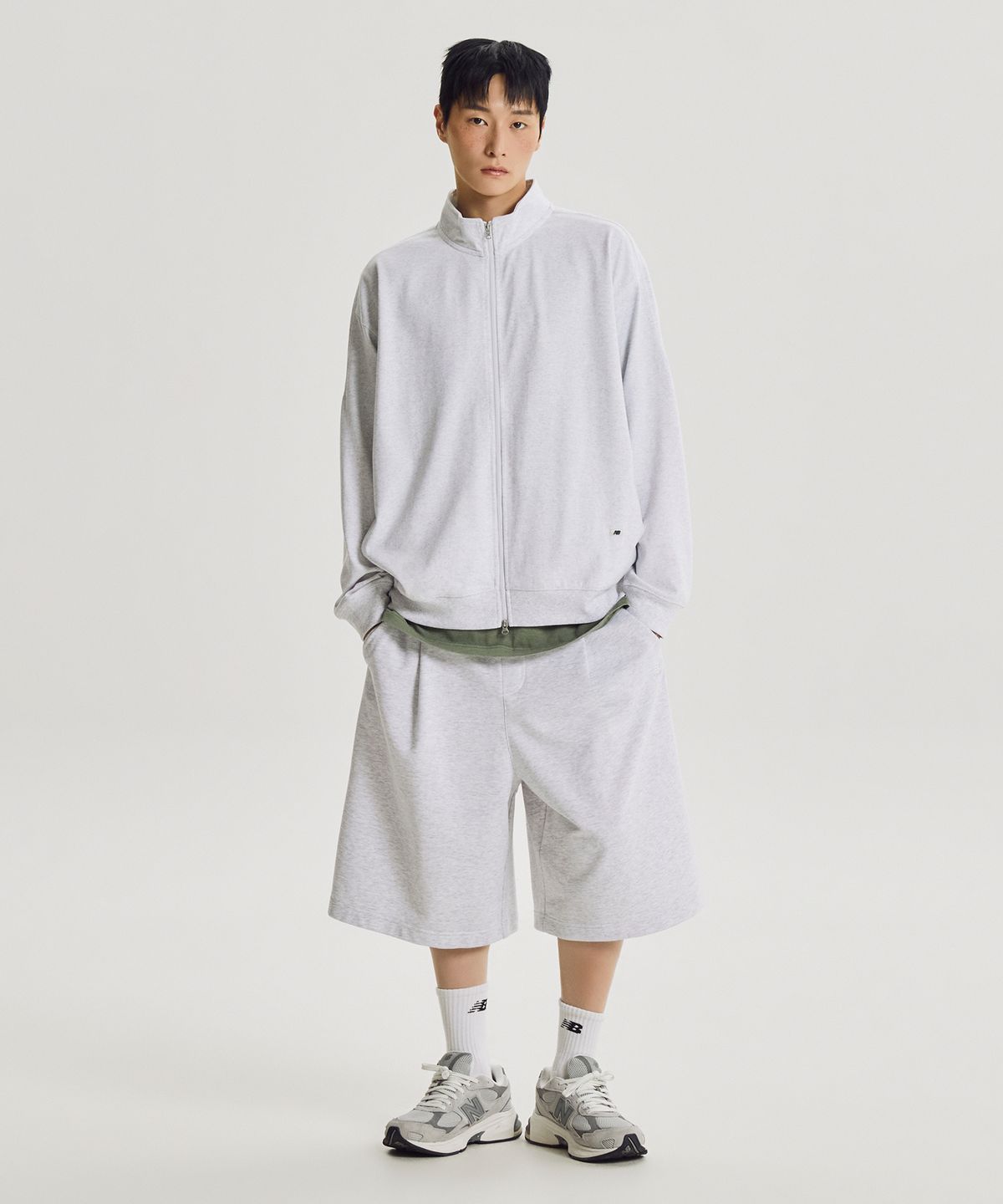 뉴발란스(NEW BALANCE) NBMDG31803 / UNI 에센셜 헤리티지 경량 스텐드넥 집업 (A/GRAY)
