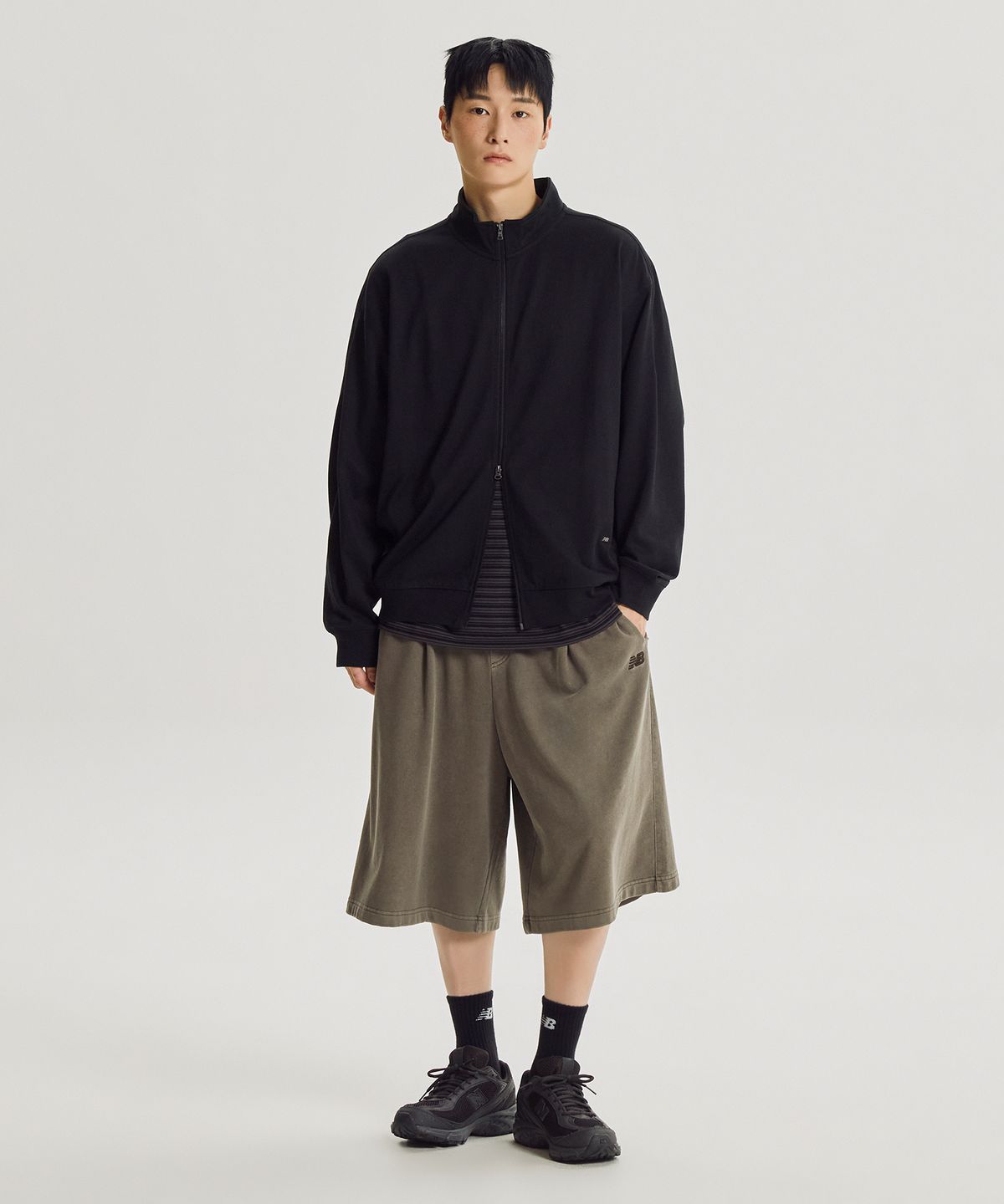 뉴발란스(NEW BALANCE) NBMDG31803 / UNI 에센셜 헤리티지 경량 스텐드넥 집업 (BLACK)