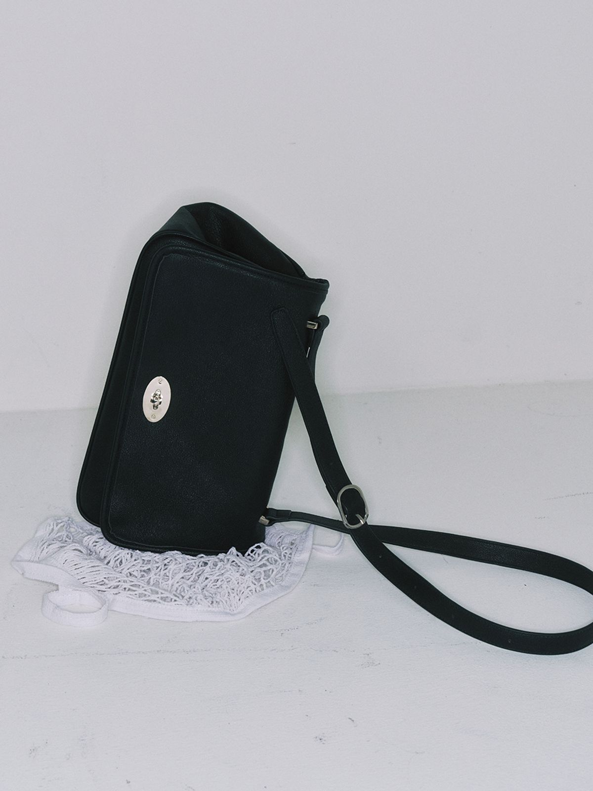 데누(DENU) [리퍼브][아울렛]Couvrir crossbody Bag [Black]
