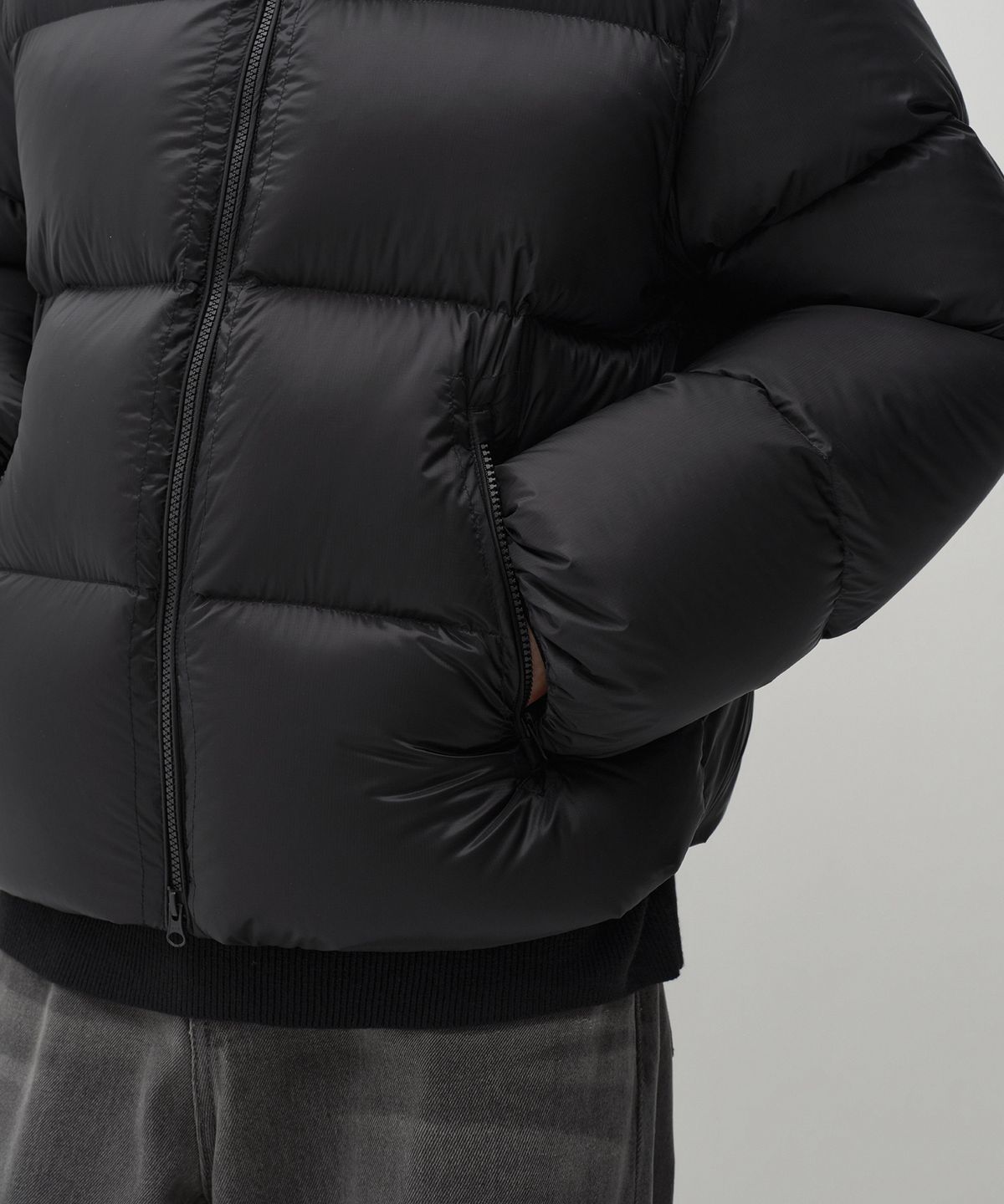 무신사 스탠다드(MUSINSA STANDARD) 시어 립스탑 다운 숏 패딩 재킷 [블랙]