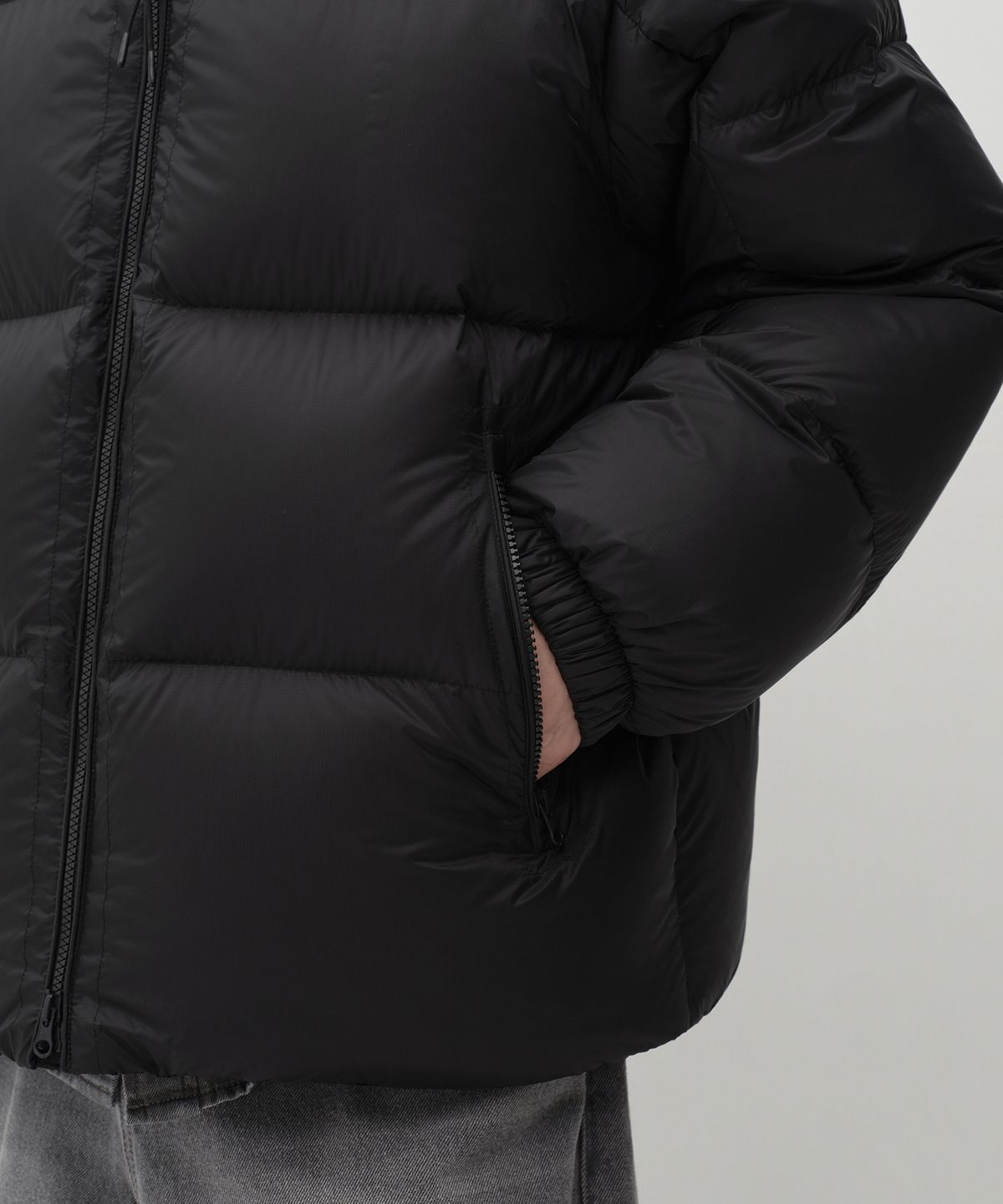 무신사 스탠다드(MUSINSA STANDARD) 시어 립스탑 후디드 다운 재킷 [블랙]