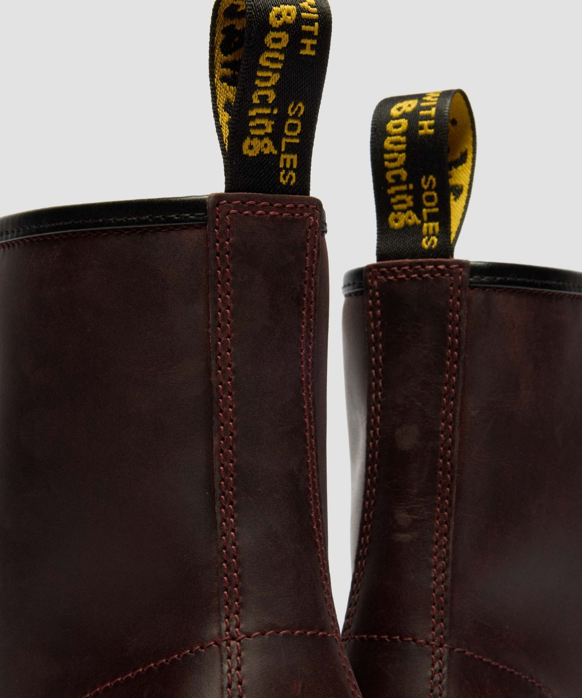 닥터마틴(DR.MARTENS) 1460 8홀 부츠 - 체리 레드 크레이지 홀스 / 11822609