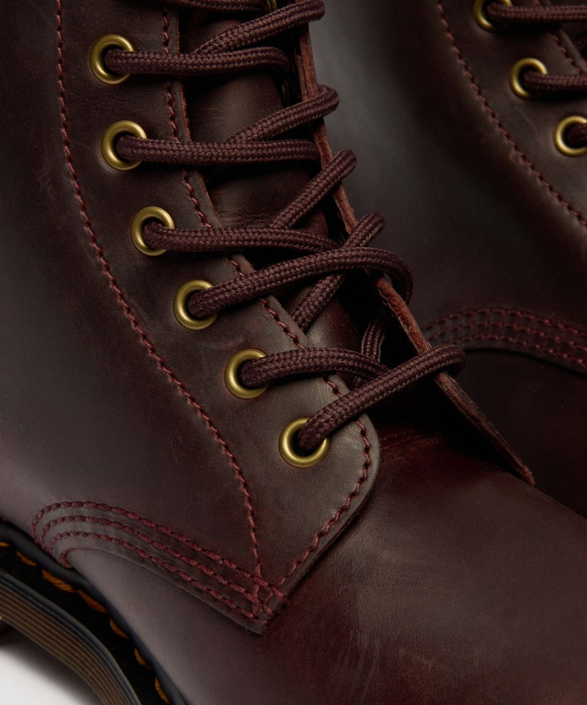 닥터마틴(DR.MARTENS) 1460 8홀 부츠 - 체리 레드 크레이지 홀스 / 11822609