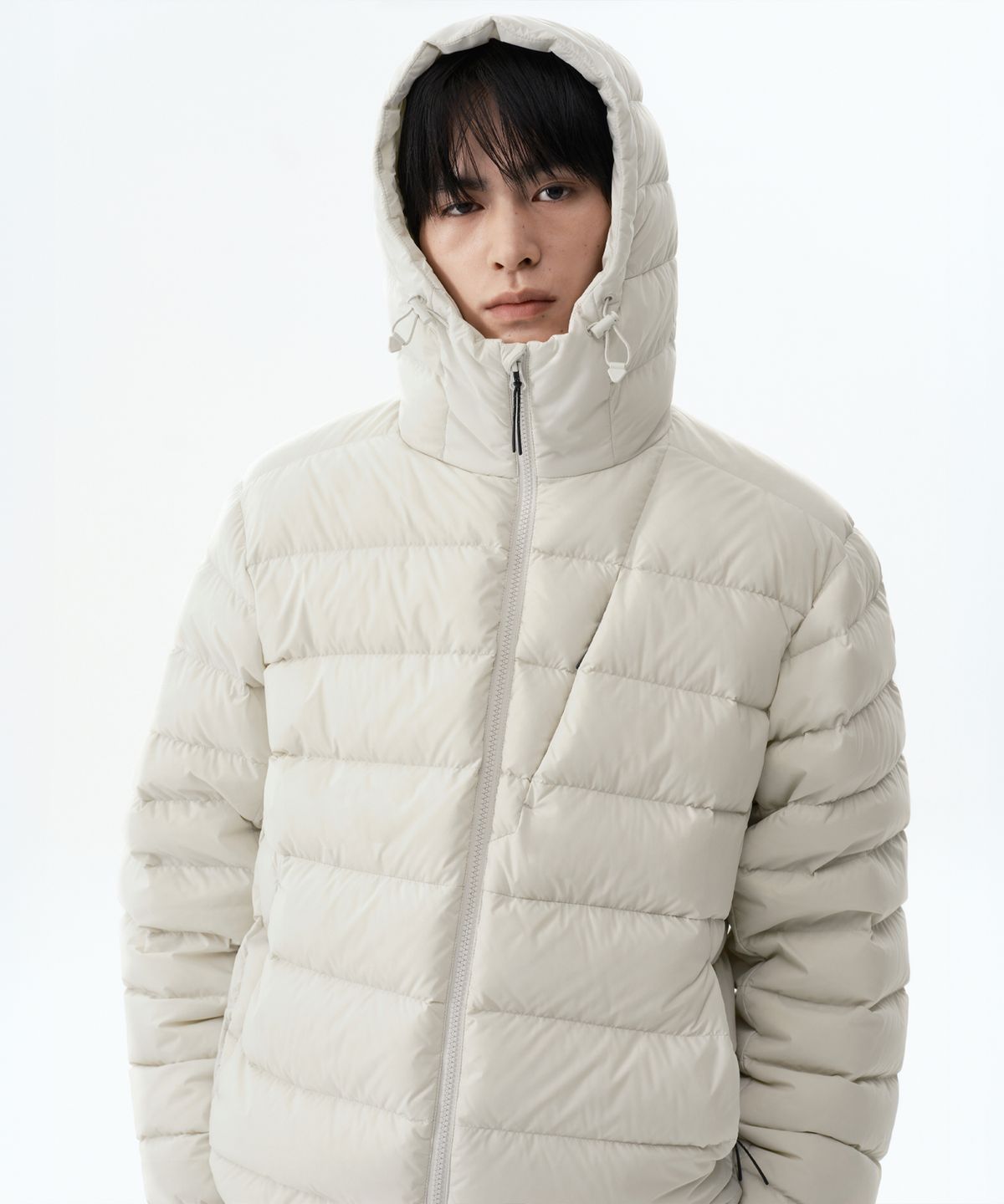 무신사 스탠다드(MUSINSA STANDARD) [시티 레저] 후디드 미드웨이트 다운 재킷 [스톤 화이트]