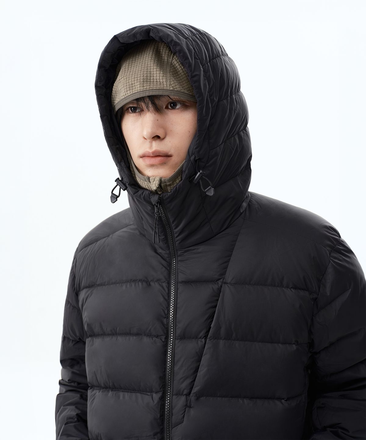 무신사 스탠다드(MUSINSA STANDARD) [시티 레저] 후디드 미드웨이트 다운 재킷 [블랙]