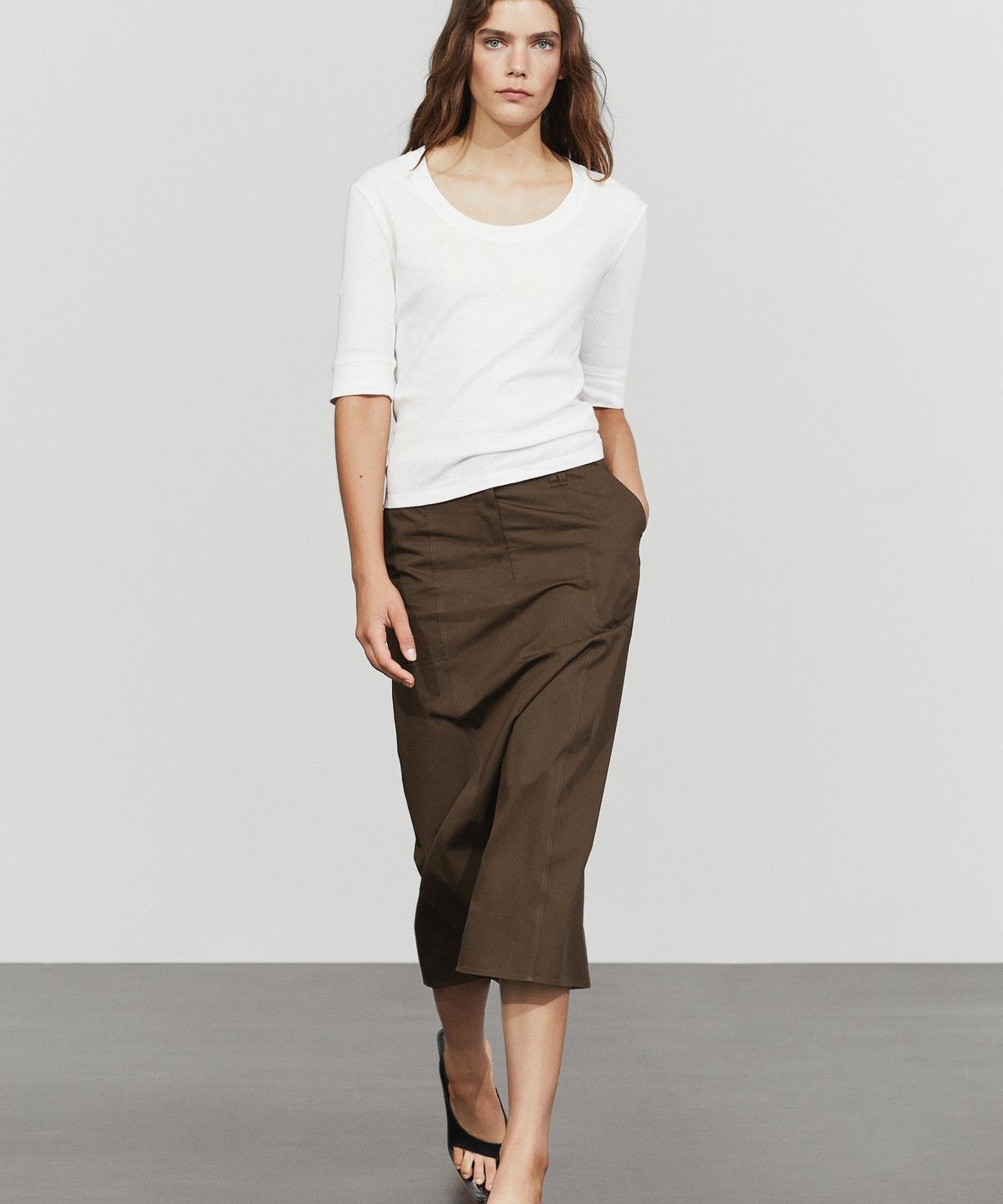 마시모두띠(MASSIMO DUTTI) 100% 코튼 라운드넥 티셔츠