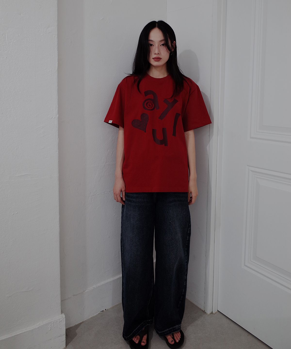 아이불(AYVUL) 도트 하트 로고 오버핏 반팔티, 레드