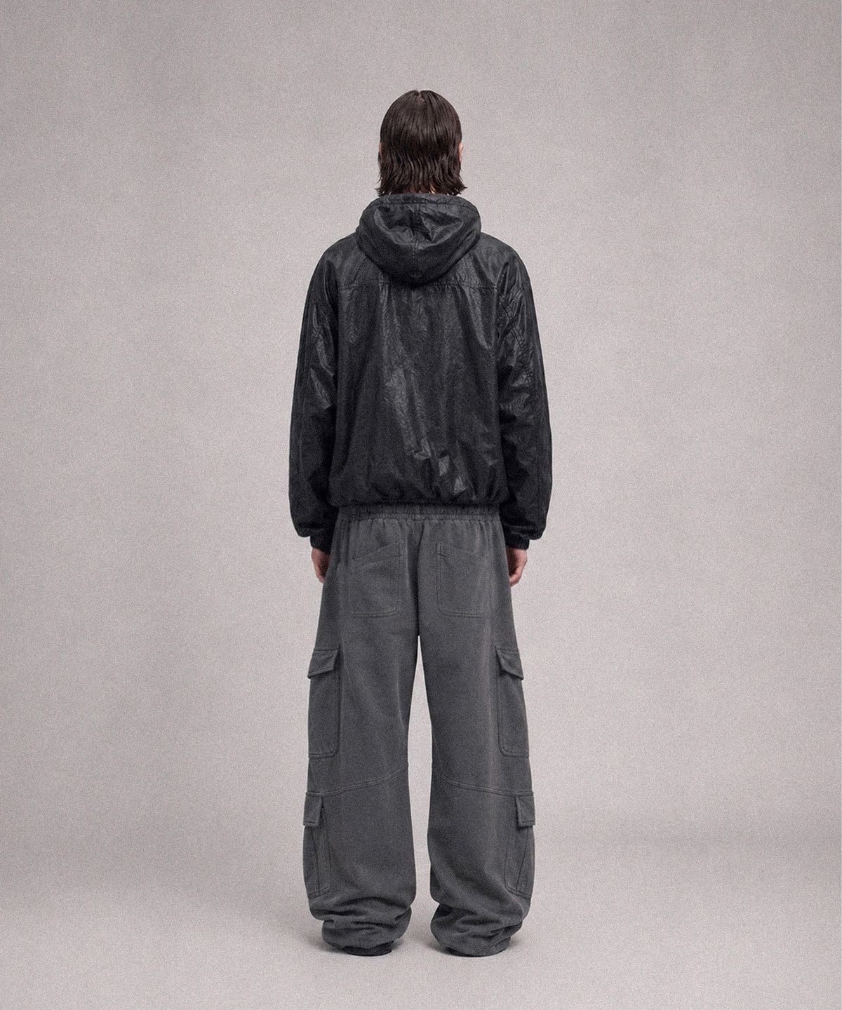 낫포너드(NOT4NERD) Diagonal Panel Dart Cargo Sweat Pants - Charcoal