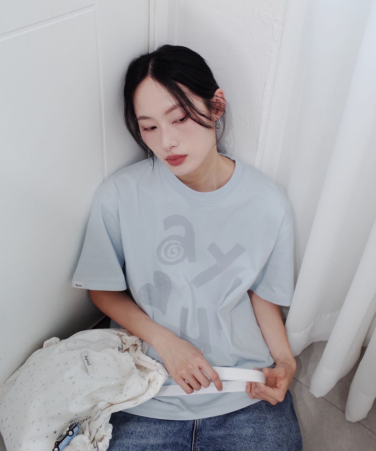 아이불(AYVUL) 도트 하트 로고 오버핏 반팔티, 스카이블루