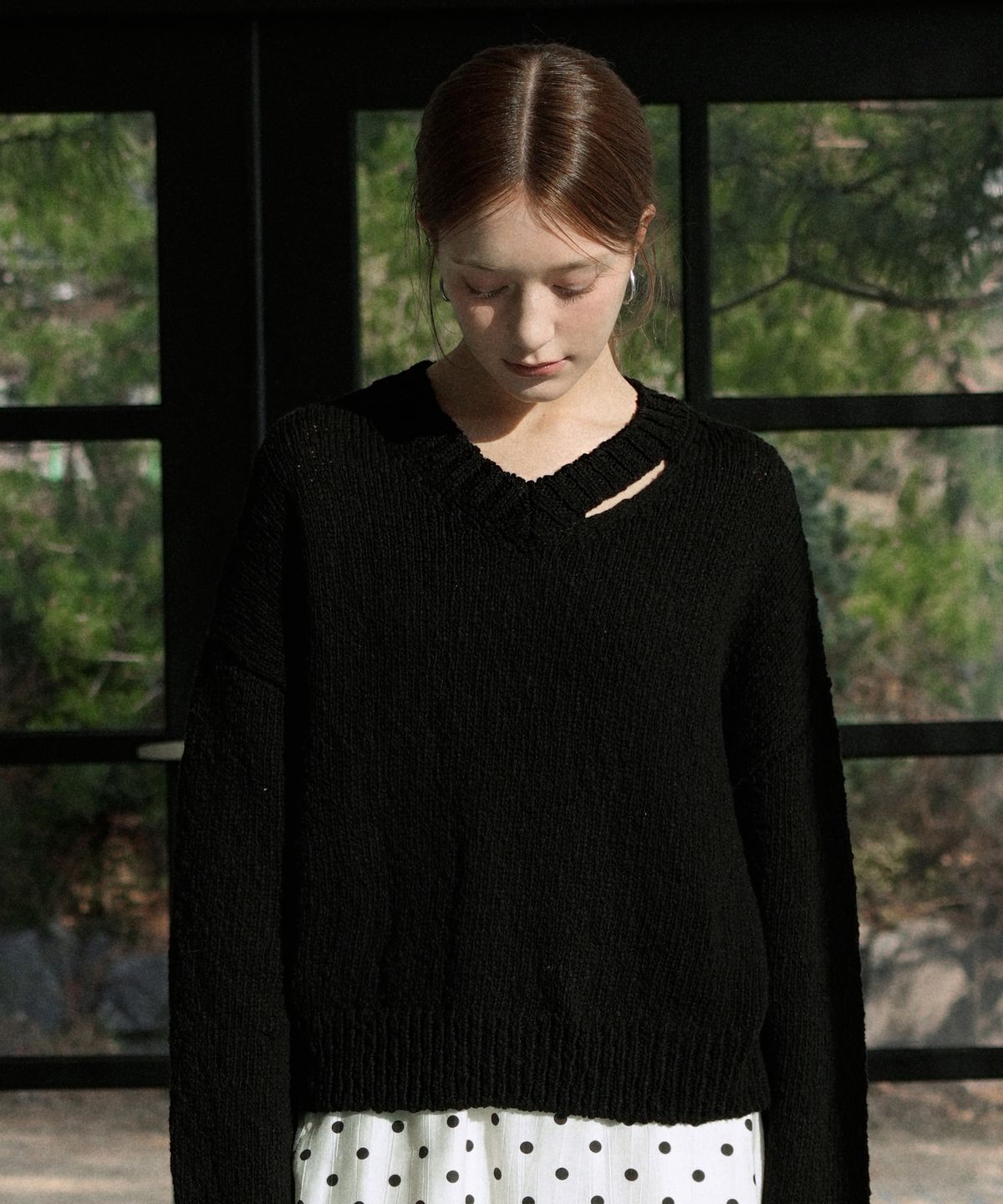 블레티(VLETI) [Cotton 100%] Cotton Slavic V-neck Cutting Knit (Black)