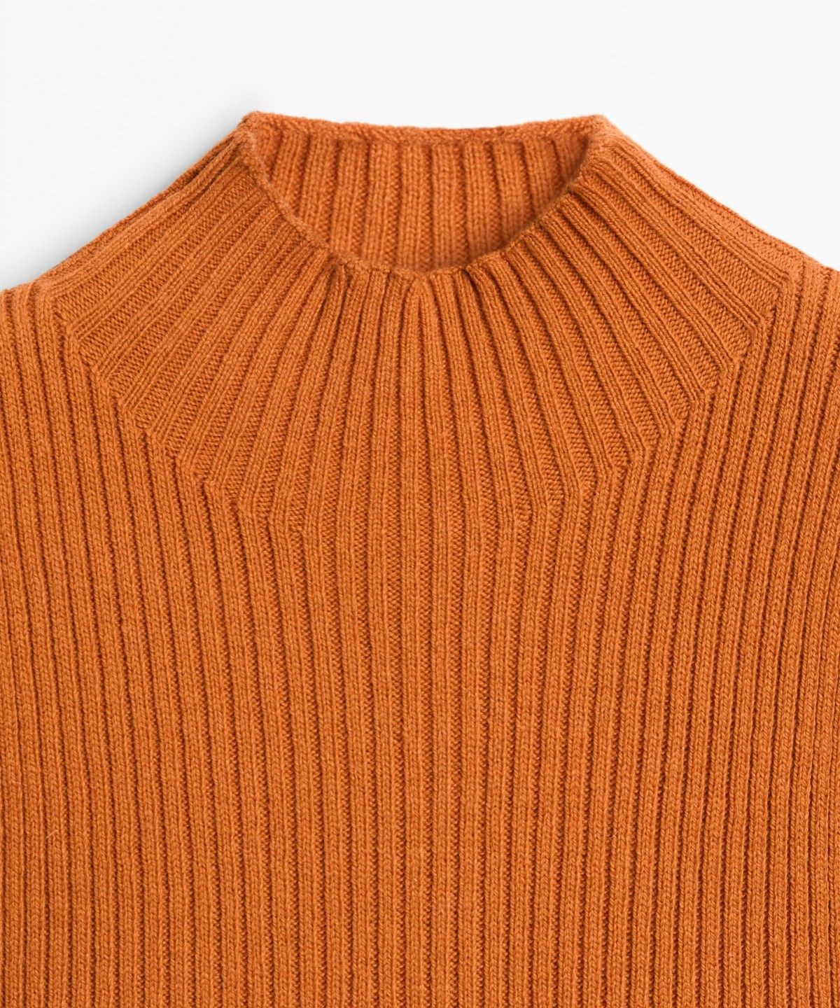 마시모두띠(MASSIMO DUTTI) 리브드 니트 터틀넥 탑