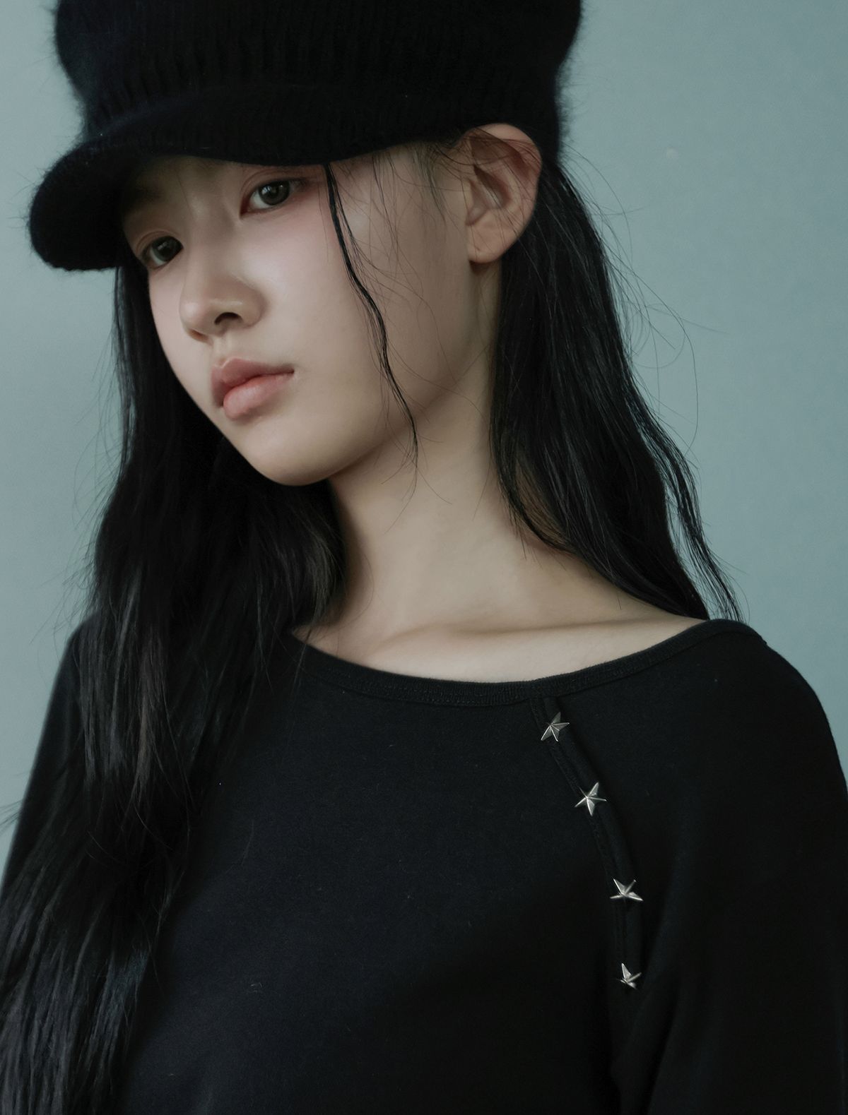 루프(LOOXP) 언발 스타 리벳 워머 긴팔티 블랙