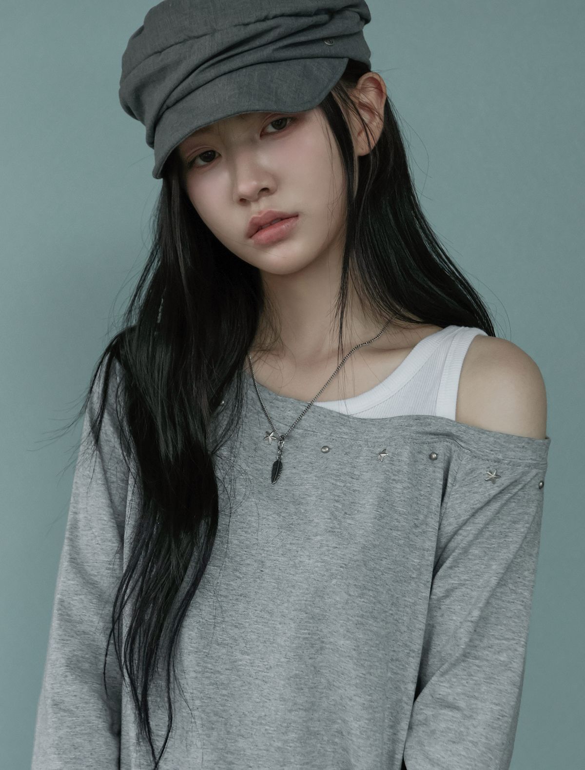 루프(LOOXP) 베이직 언발 오프숄더 긴팔티 그레이