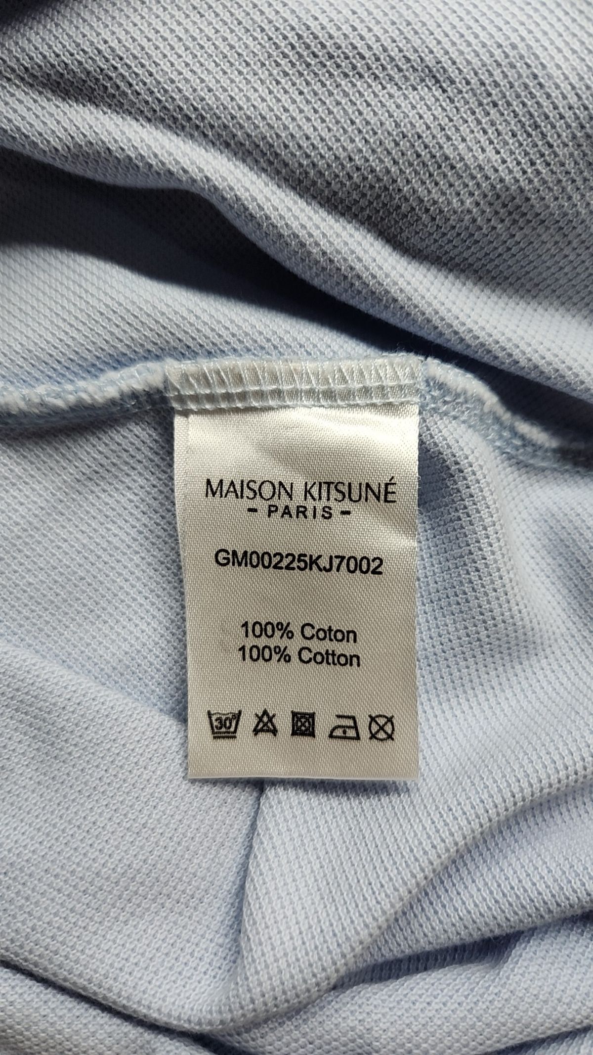 메종 키츠네(MAISON KITSUNE) 폭스 헤드 패치 클래식 폴로 티셔츠 라이트블루 /카라티/반팔/반팔티/ GM00225KJ7002-LB L