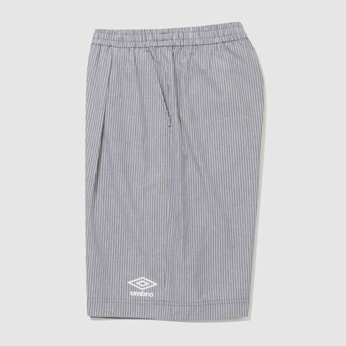 엄브로(UMBRO) 스트라이프 버뮤다 6부 반바지 블랙 UR321CHP81