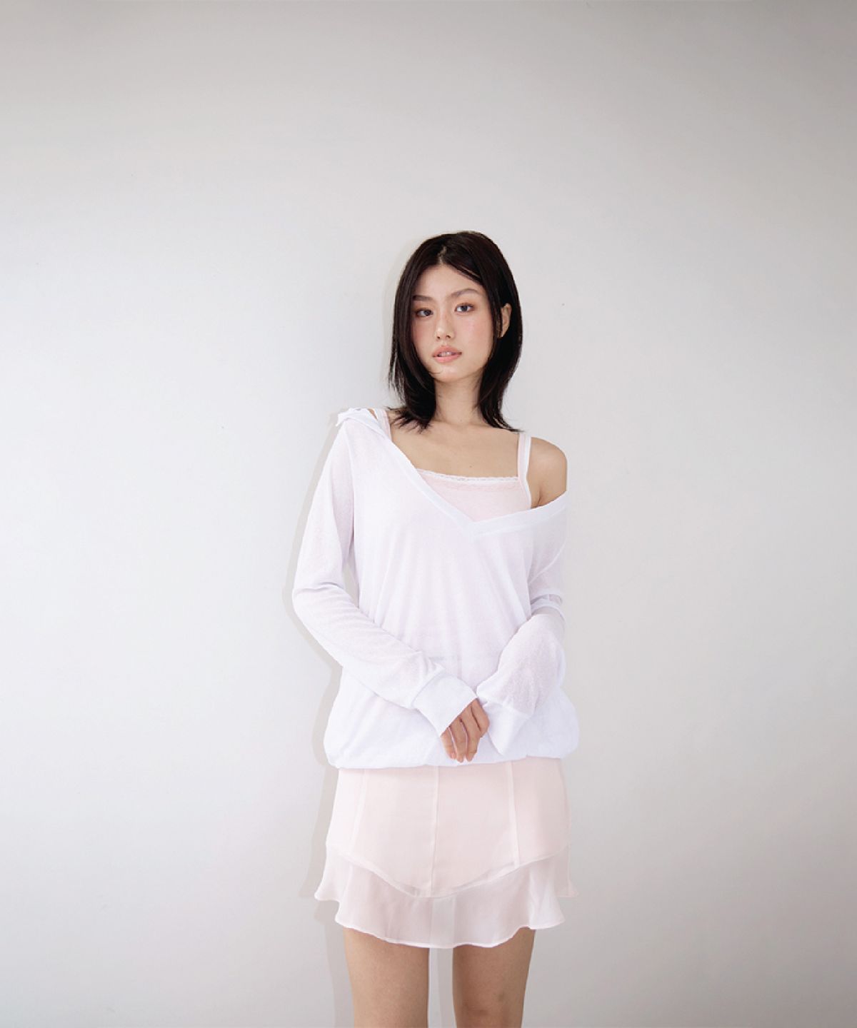 벨리아르(BELLIALEU) CLOUD V-NECK SHELL WHITE