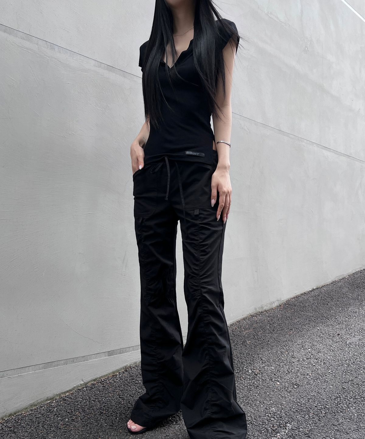 이네기(INEGI) Tap Shirring String Pants (black)