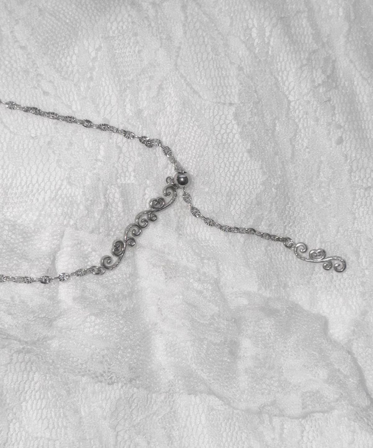러브트릭스(LOVETRIX) Vintage Lace Necklace