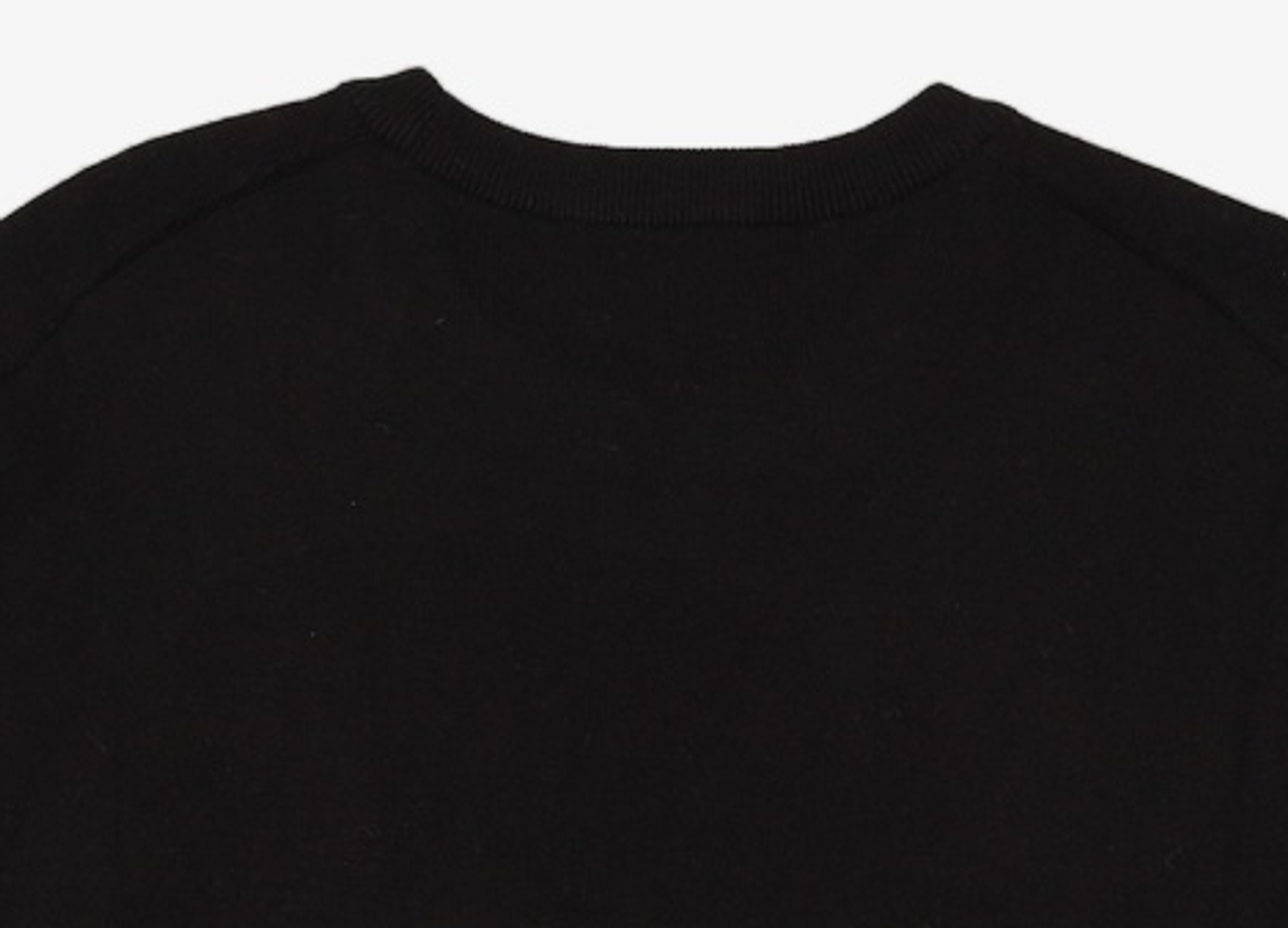 티엔지티(TNGT) BLACK SEMI-OVER FIT BUTTON CREWNECK KNIT TNSW1F704BK 105