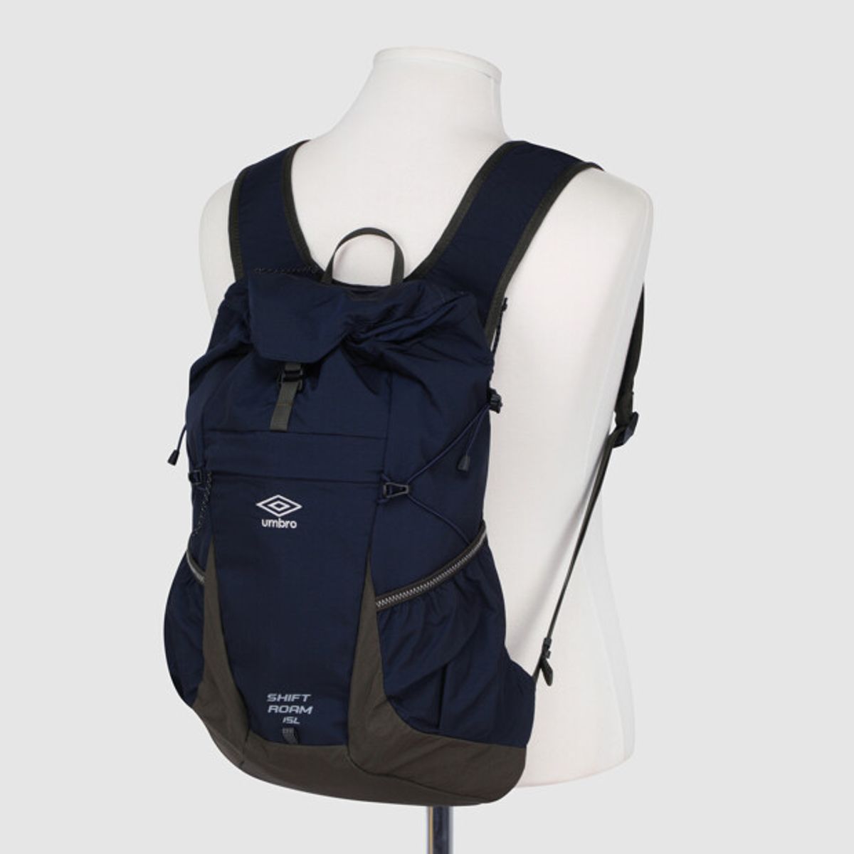 엄브로(UMBRO) 시프트 로암 경량 백팩 (15L) 네비이 UR423CBPO1