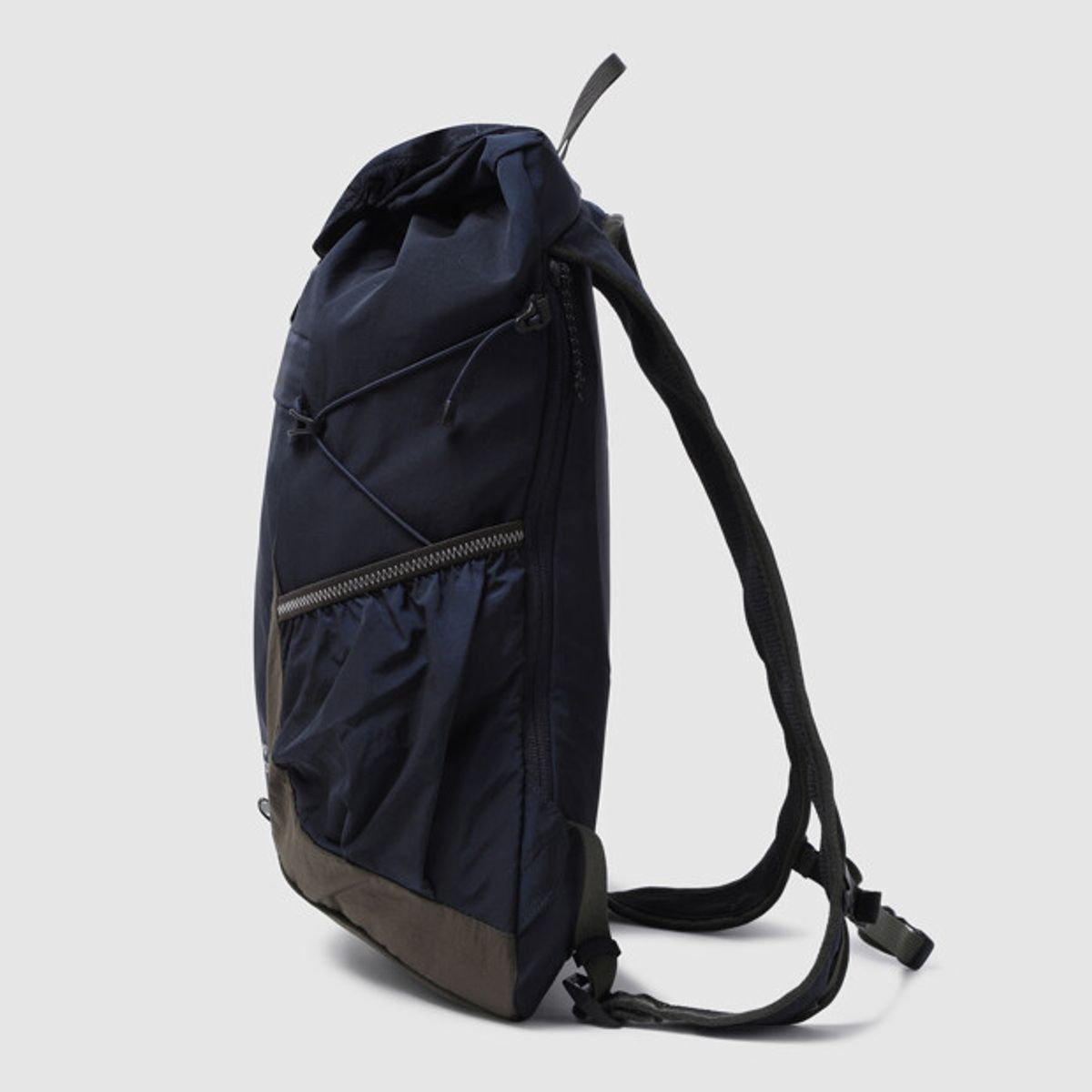 엄브로(UMBRO) 시프트 로암 경량 백팩 (15L) 네비이 UR423CBPO1