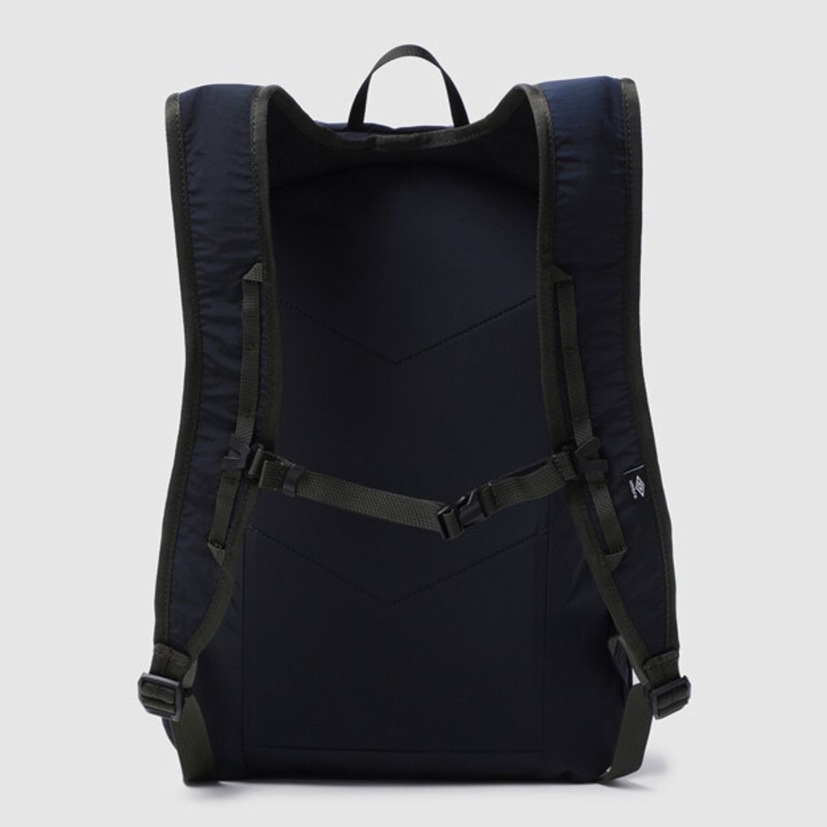 엄브로(UMBRO) 시프트 로암 경량 백팩 (15L) 네비이 UR423CBPO1