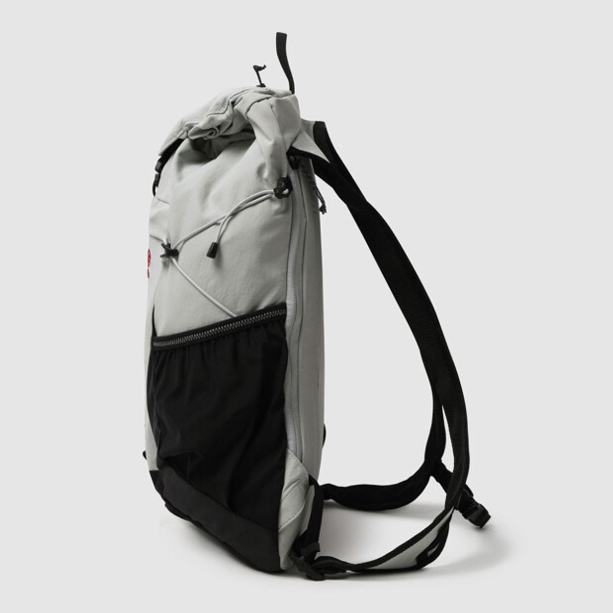 엄브로(UMBRO) 시프트 로암 경량 백팩 (15L) 그레이 UR423CBPO1