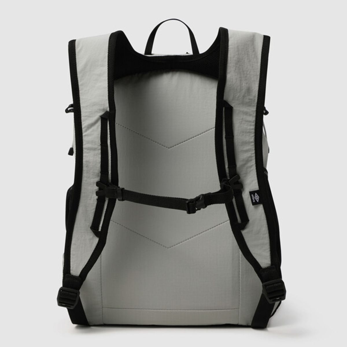 엄브로(UMBRO) 시프트 로암 경량 백팩 (15L) 그레이 UR423CBPO1
