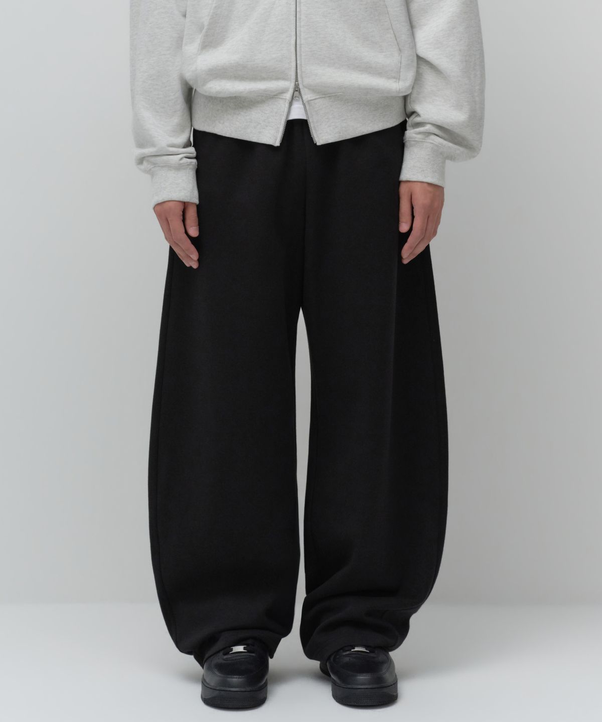 무신사 스탠다드(MUSINSA STANDARD) 더블 니트 커브드 스웨트 팬츠 (4 colors)