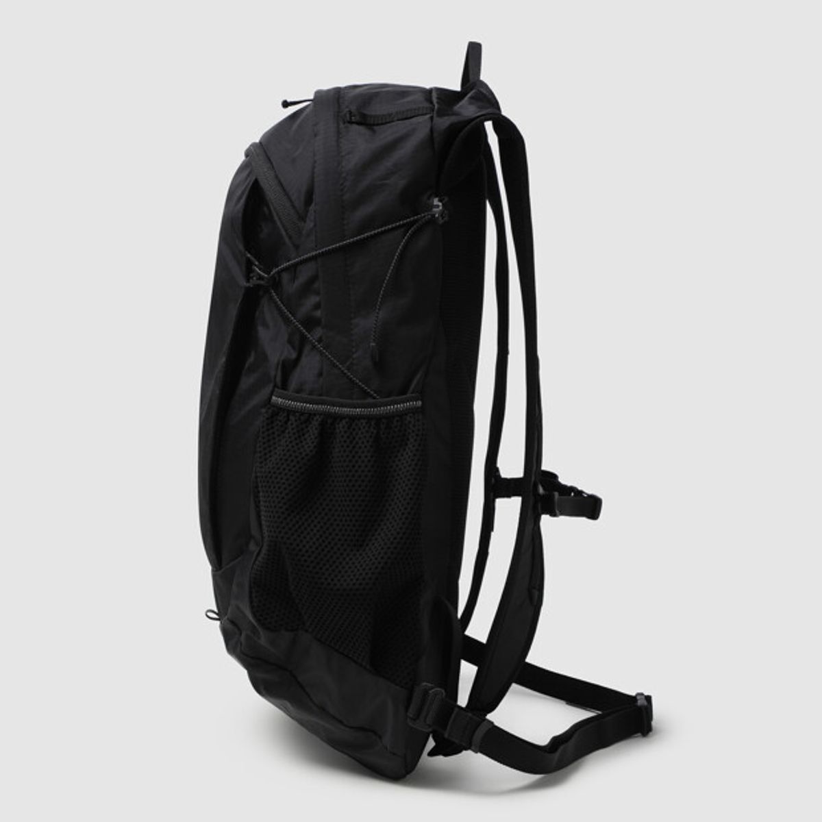 엄브로(UMBRO) 시프트 로암 경량 백팩 (25L) 블랙 UR423CBPO2