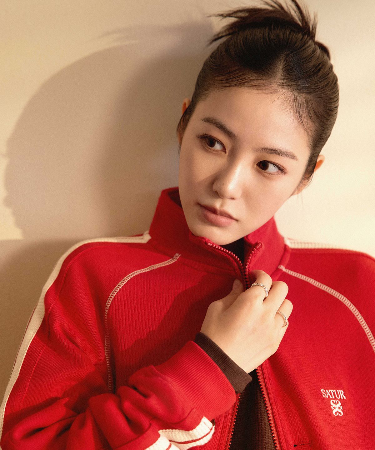 세터(SATUR) 로턴 스티치 트랙 집업 자켓 레드