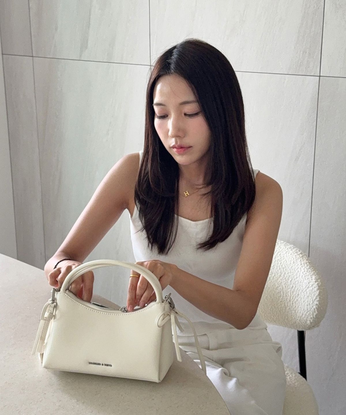 찰스앤키스(CHARLES & KEITH) 헤이즐 보우 탑 핸들 백 3colors CK2-30160255