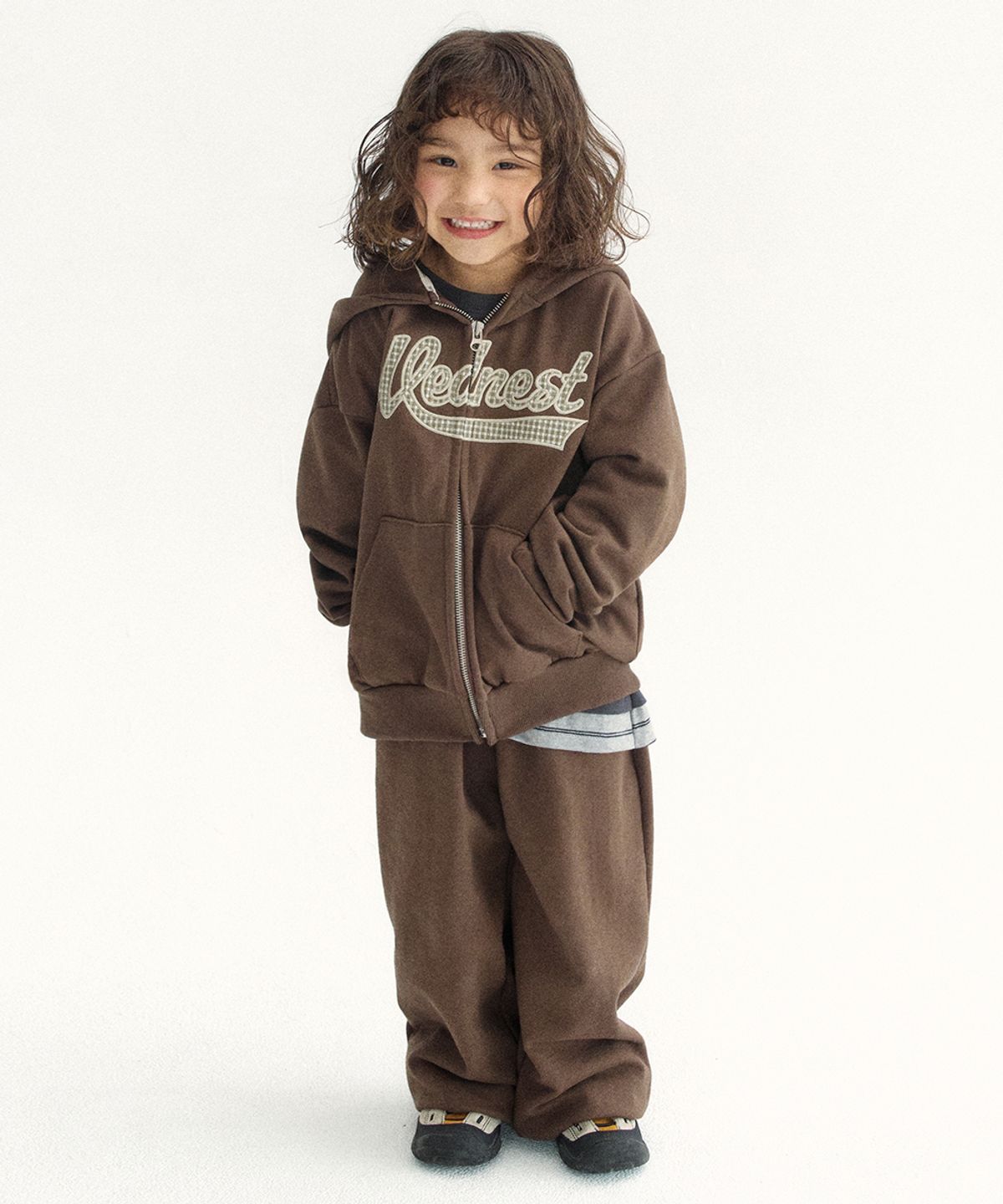 웬즈데이오아시스 키즈(WEDNESDAYOASIS KIDS) [Kids]로고 아플리케 후드집업_BROWN(WKB6OT01)