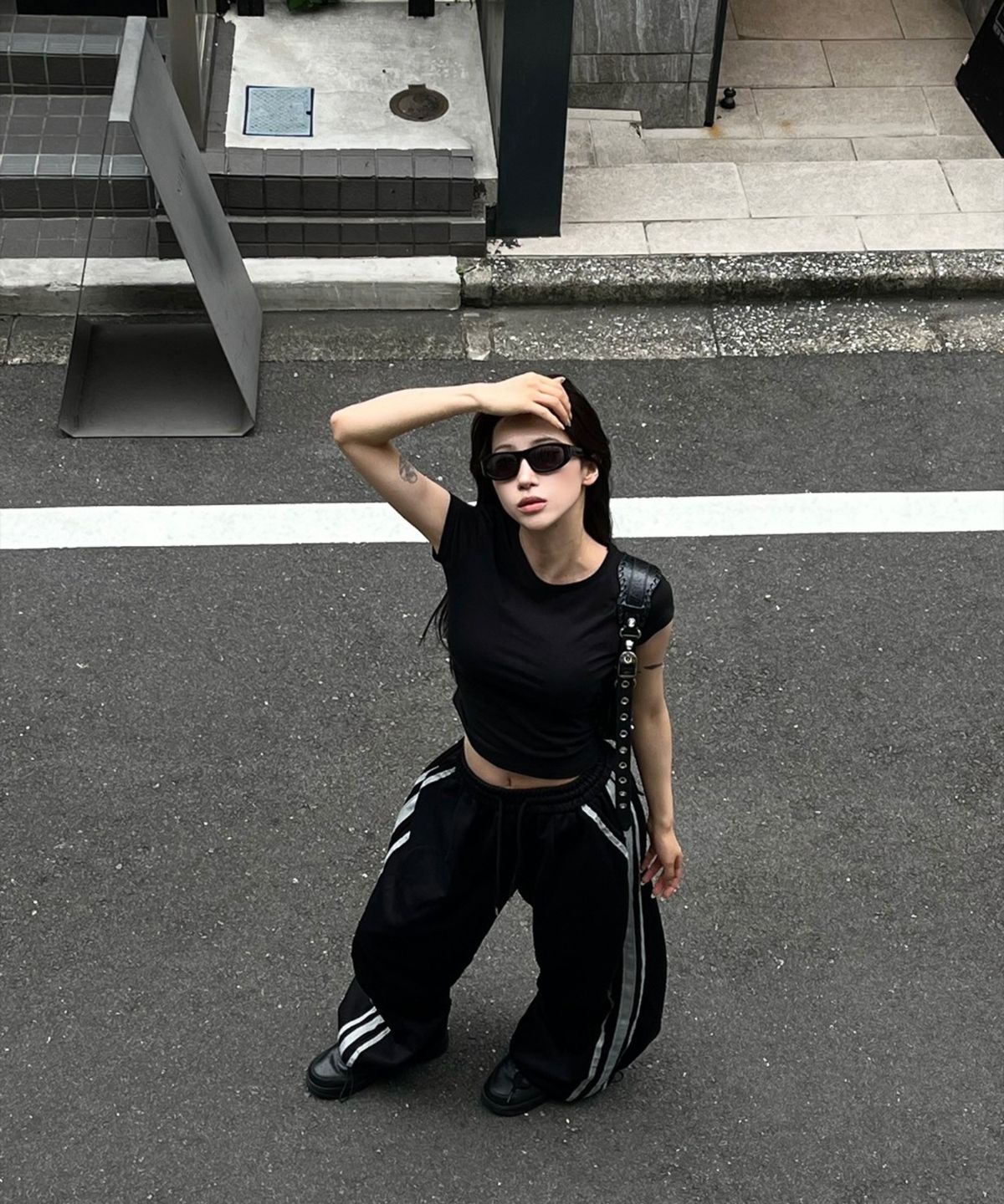 시아오시코(SIAOSIKO) 레이어드 U넥 슬림티 (Black)