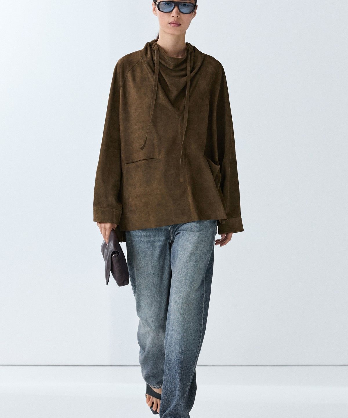 마시모두띠(MASSIMO DUTTI) 하이넥 스웨이드 가죽 셔츠