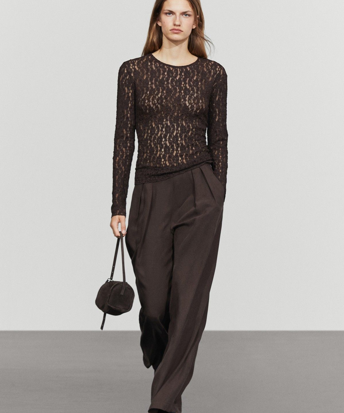 마시모두띠(MASSIMO DUTTI) 레이스 디테일 긴소매 티셔츠