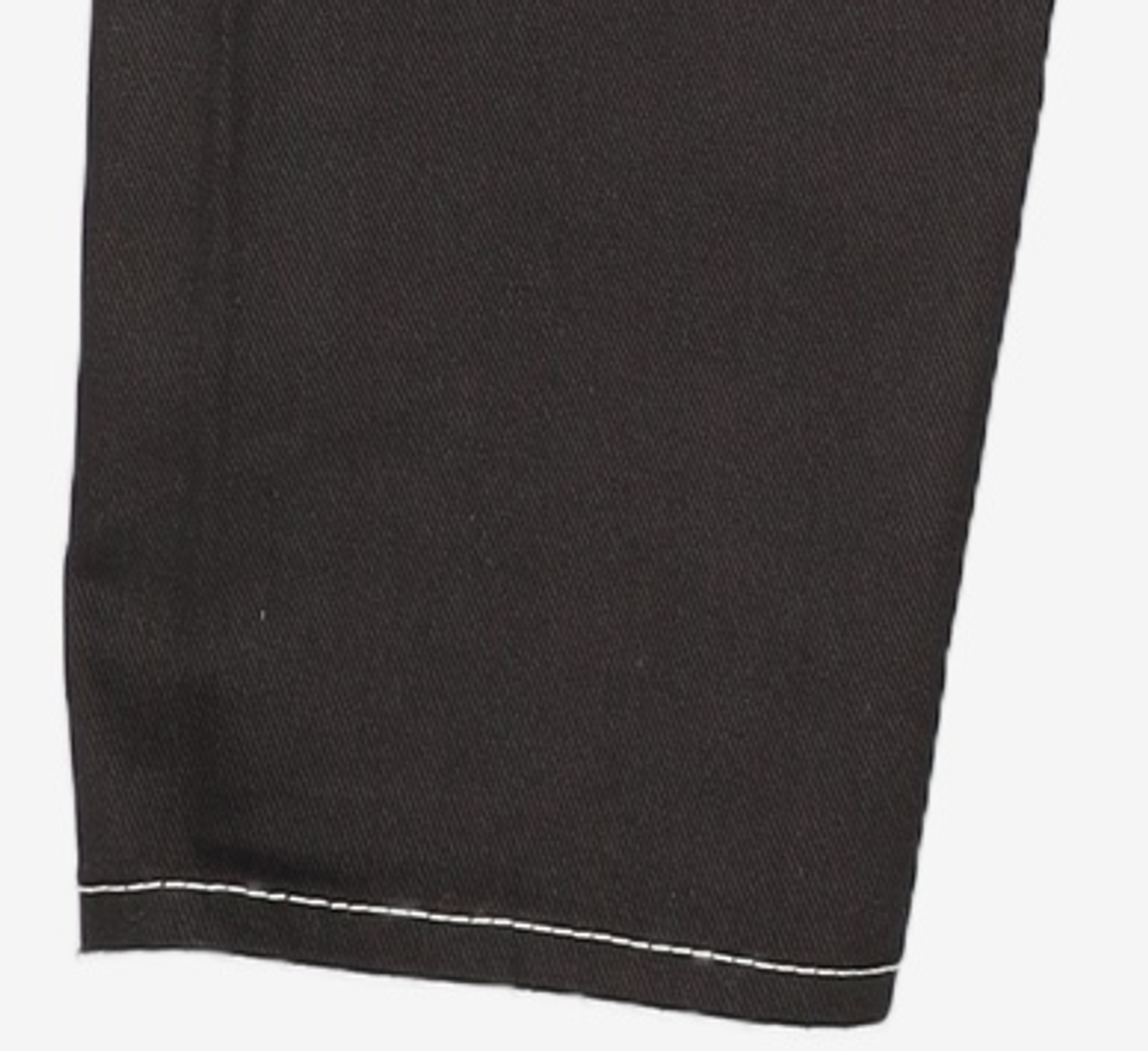 86로드(86ROAD) STITCH BLACK CHIP / CROP TAPERED 30