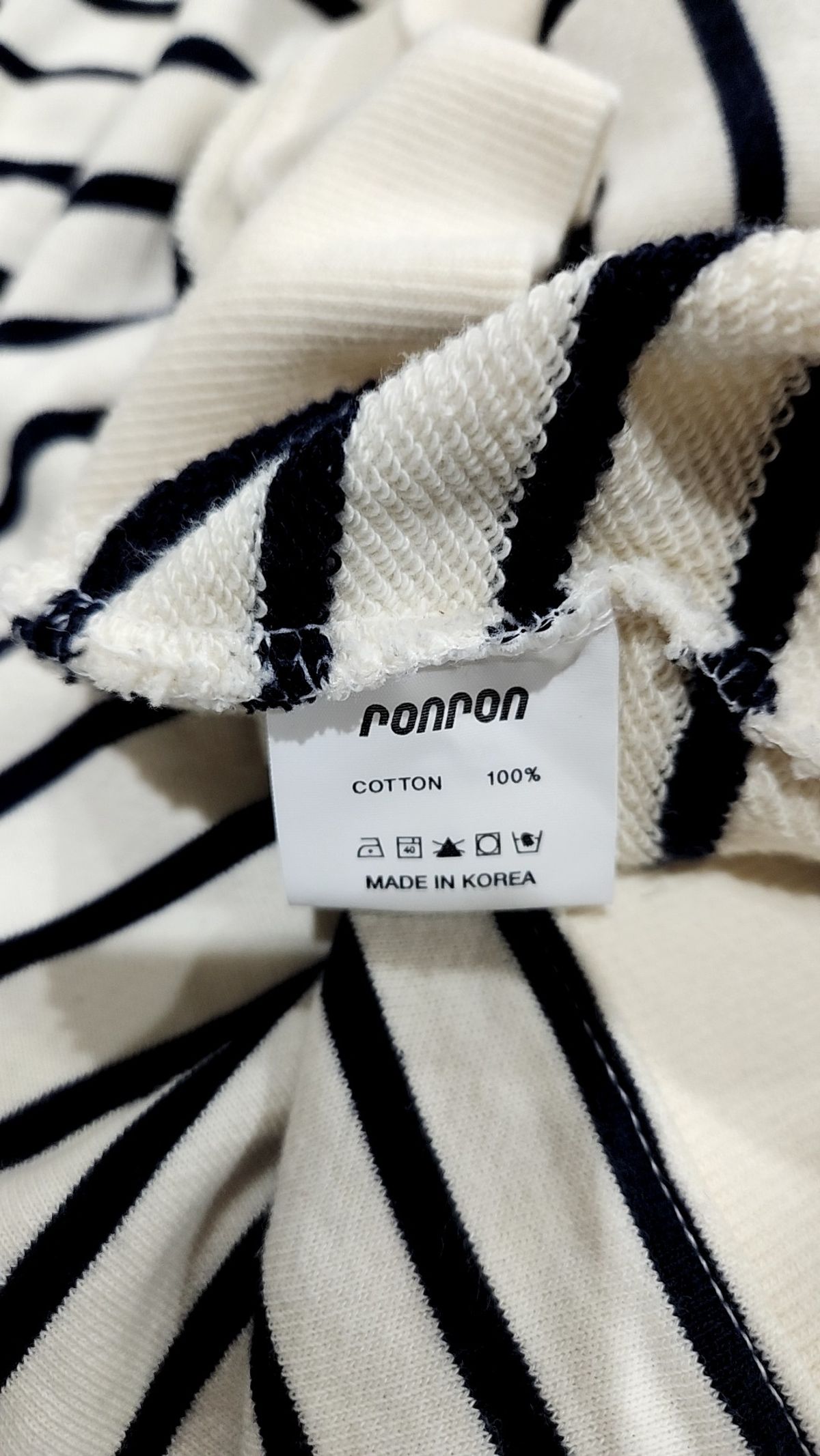 론론(RONRON) 맨투맨/스웨트셔츠 FREE