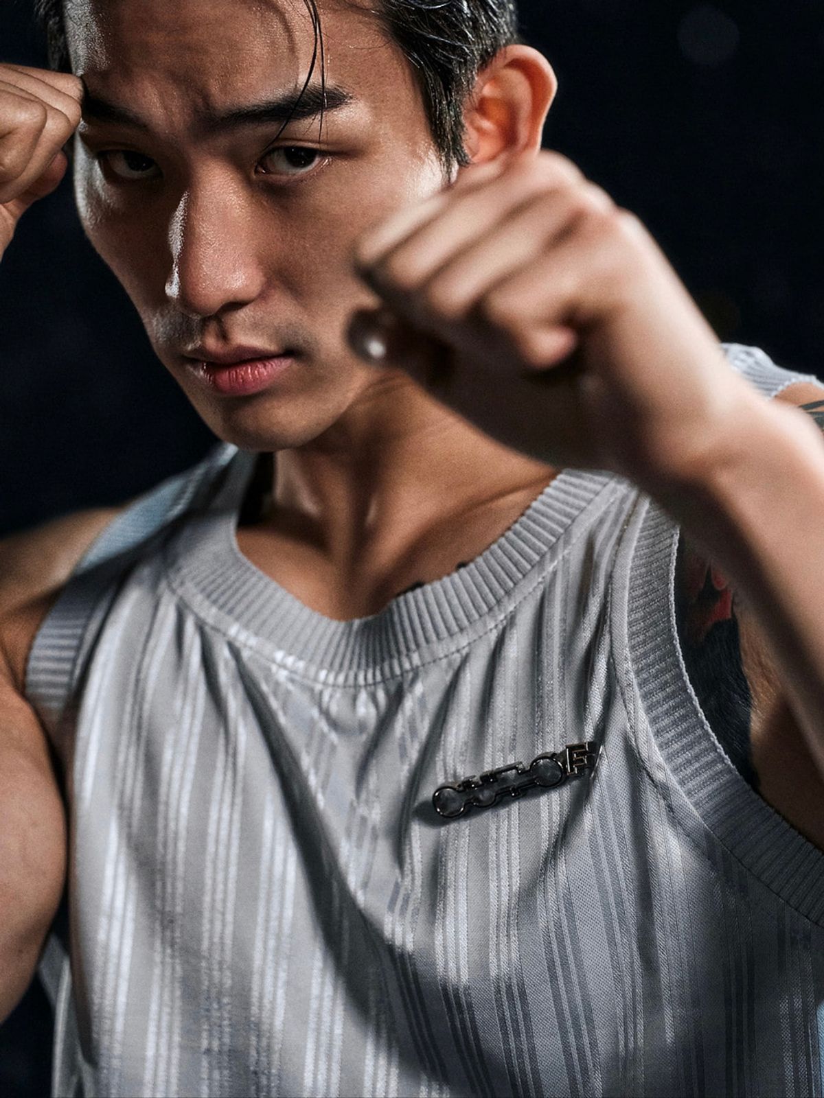 아웃오브(OUTOF) Glossy Stripe Sleeveless [Gray]