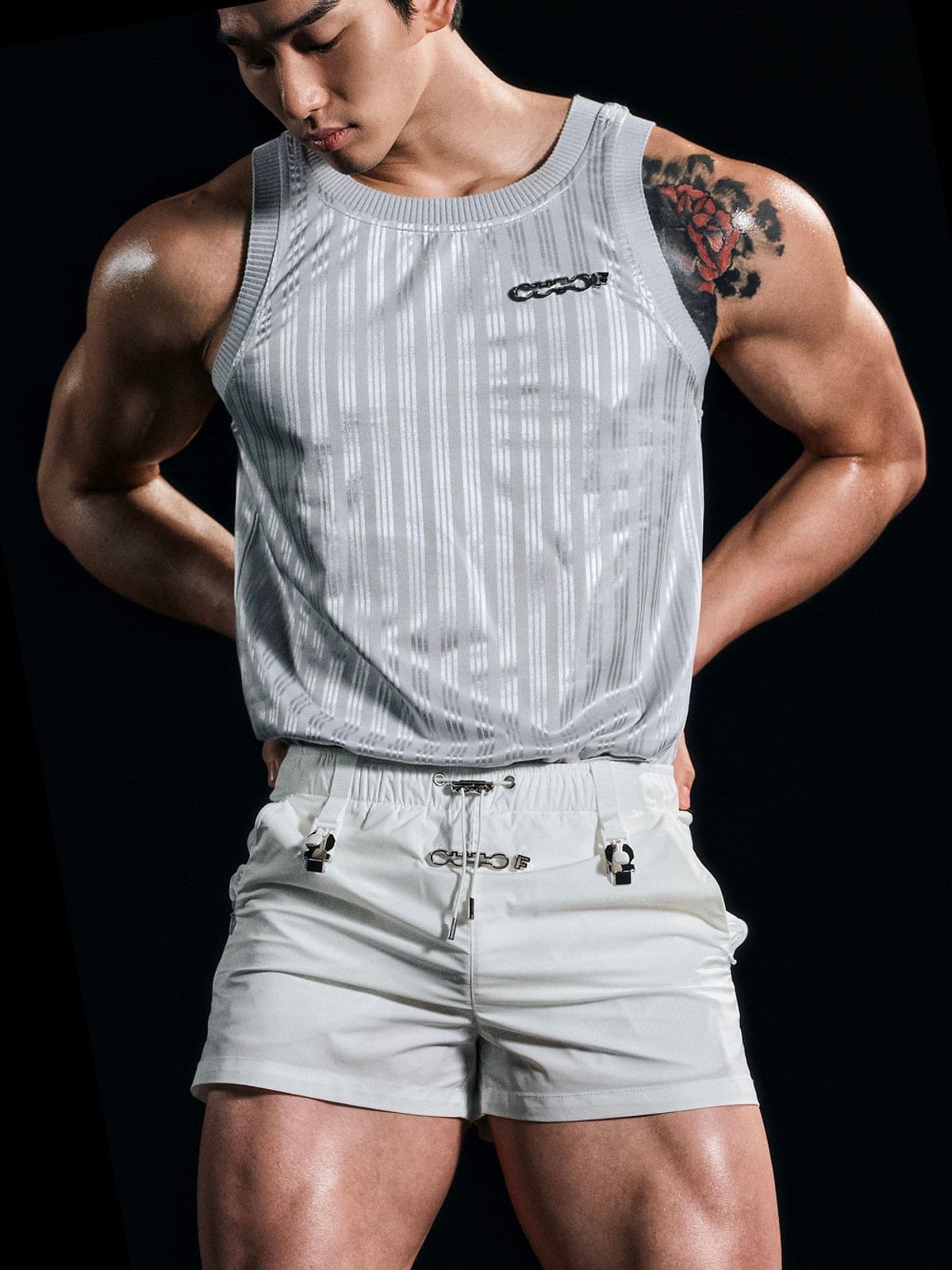 아웃오브(OUTOF) Glossy Stripe Sleeveless [Gray]