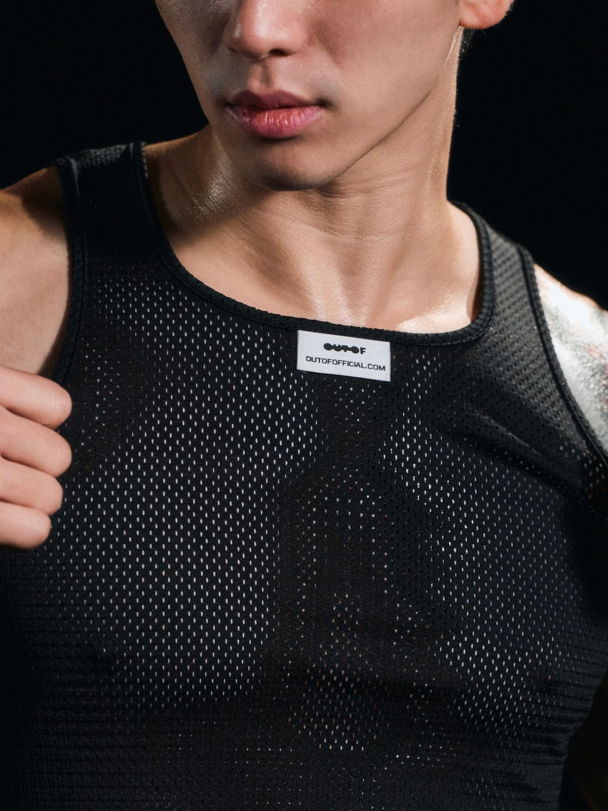 아웃오브(OUTOF) Light Mesh Sleeveless