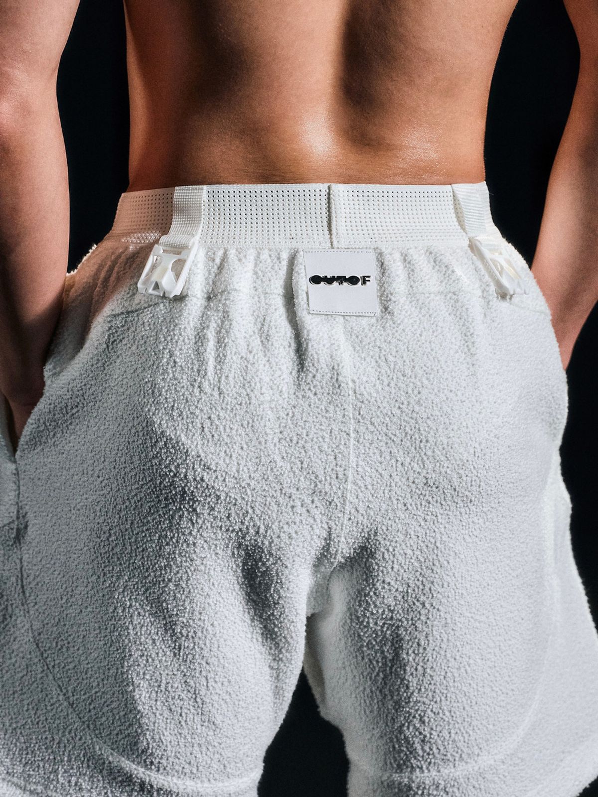 아웃오브(OUTOF) White Buckle Short Pants