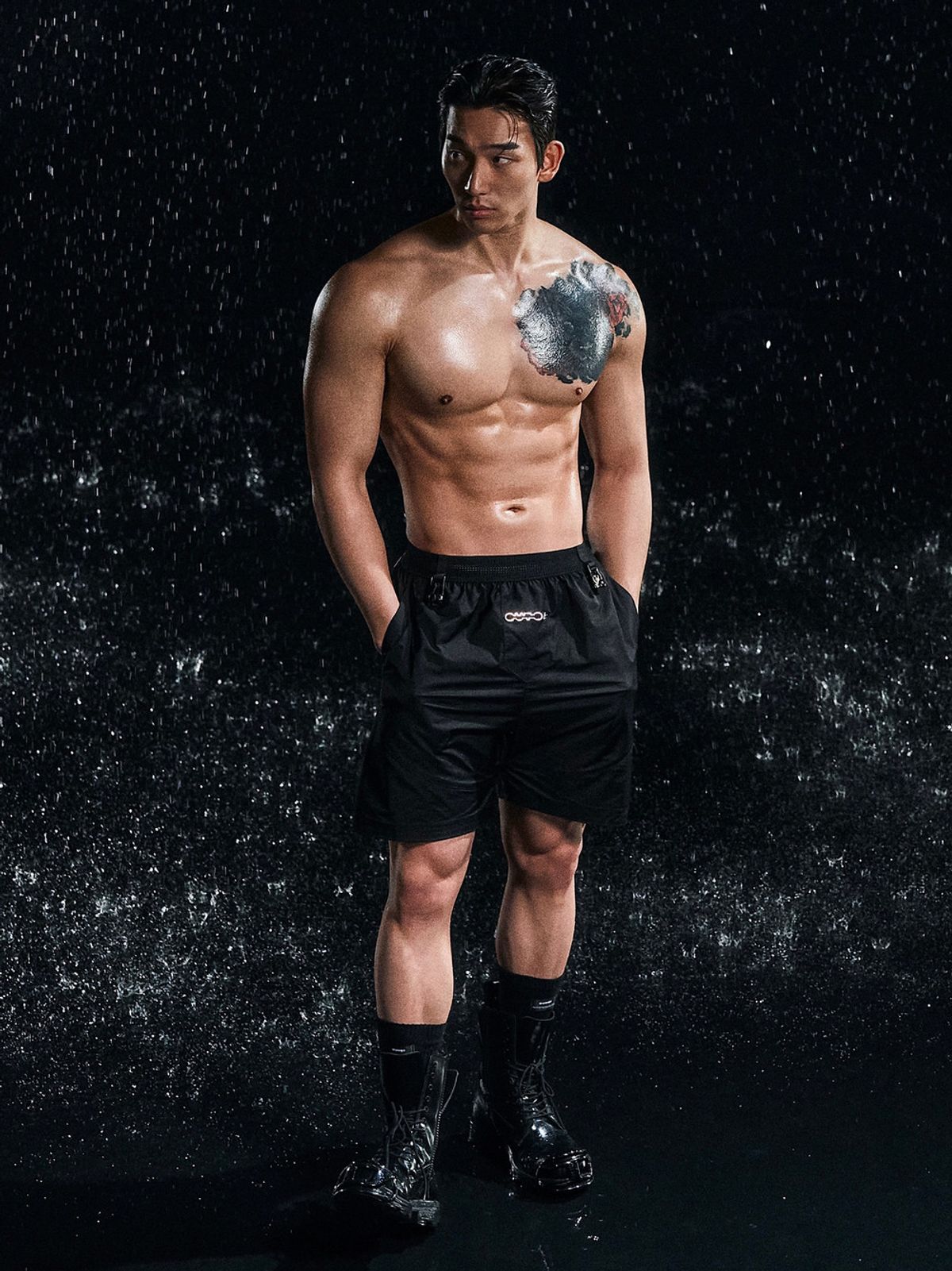 아웃오브(OUTOF) Black Buckle Short Pants