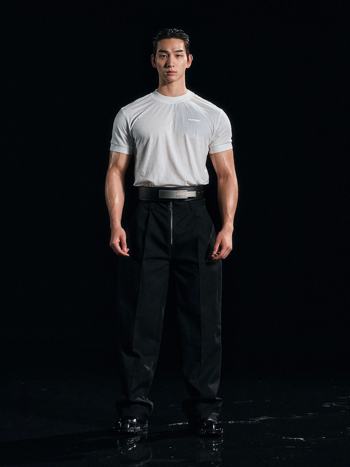 아웃오브(OUTOF) Elasticated Collar Cotton T Shirt