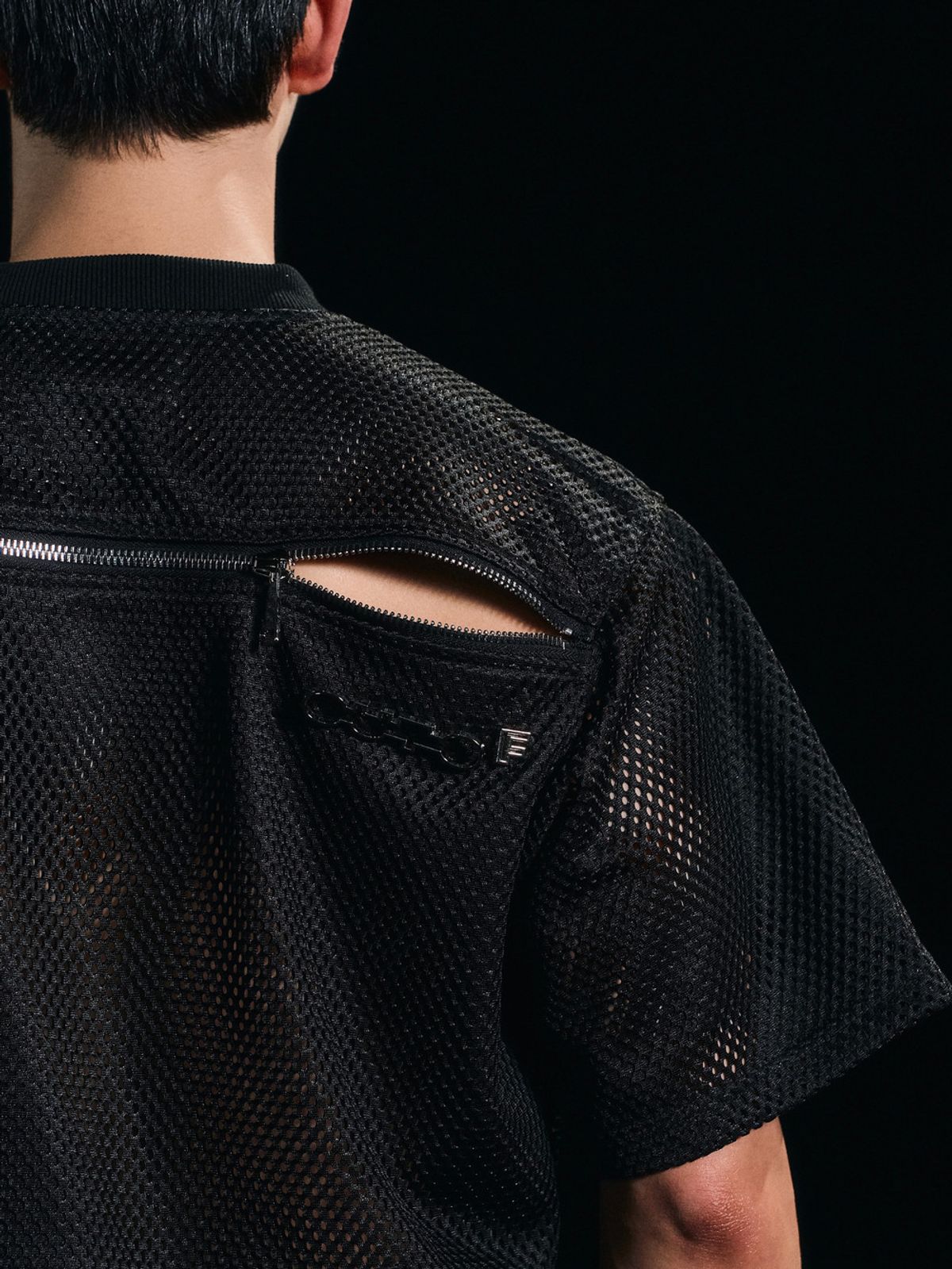 아웃오브(OUTOF) Oversized Mesh T Shirt